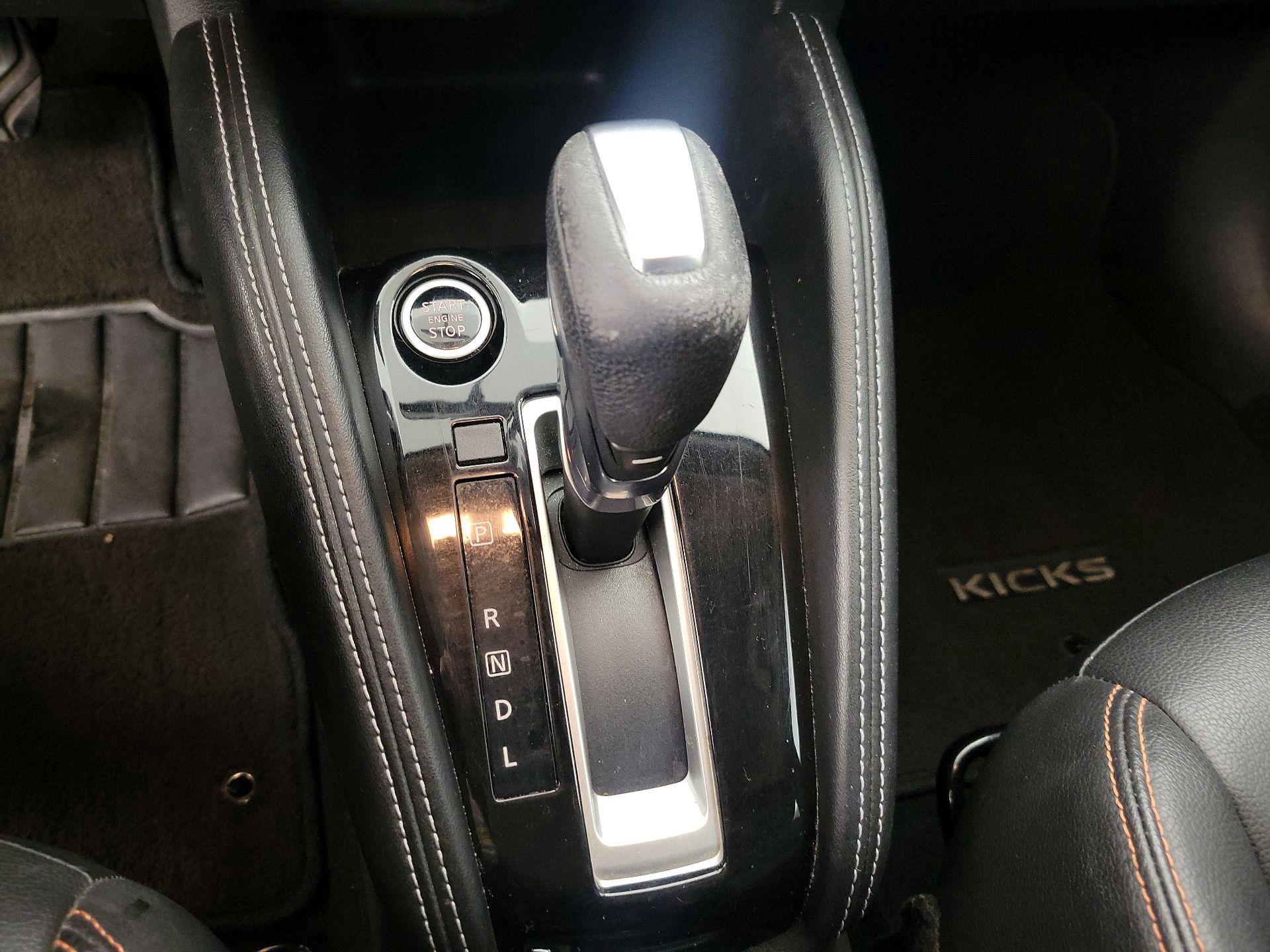 Thumbnail: 2018 Nissan Kicks - 17