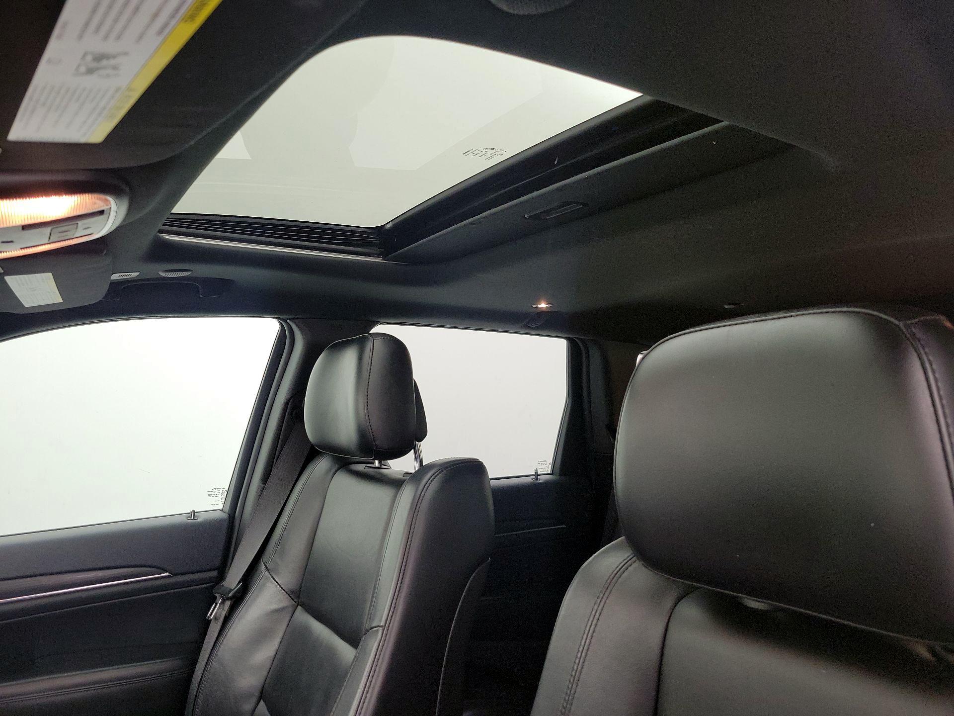 Thumbnail: 2019 Jeep Grand Cherokee - 20
