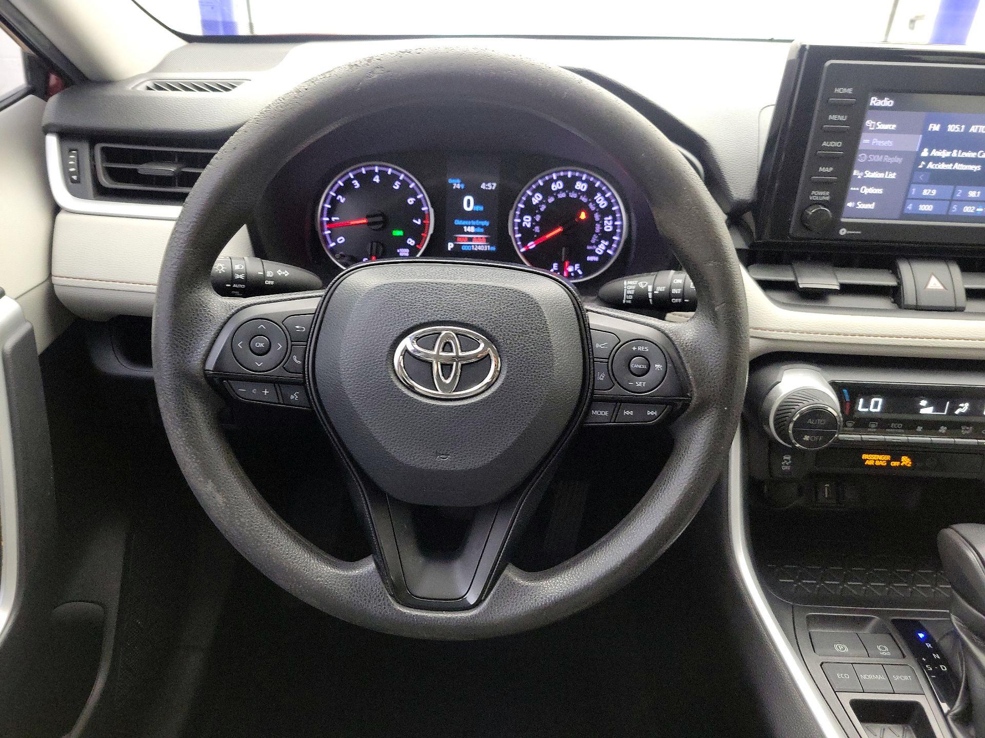 Thumbnail: 2020 Toyota RAV4 - 10