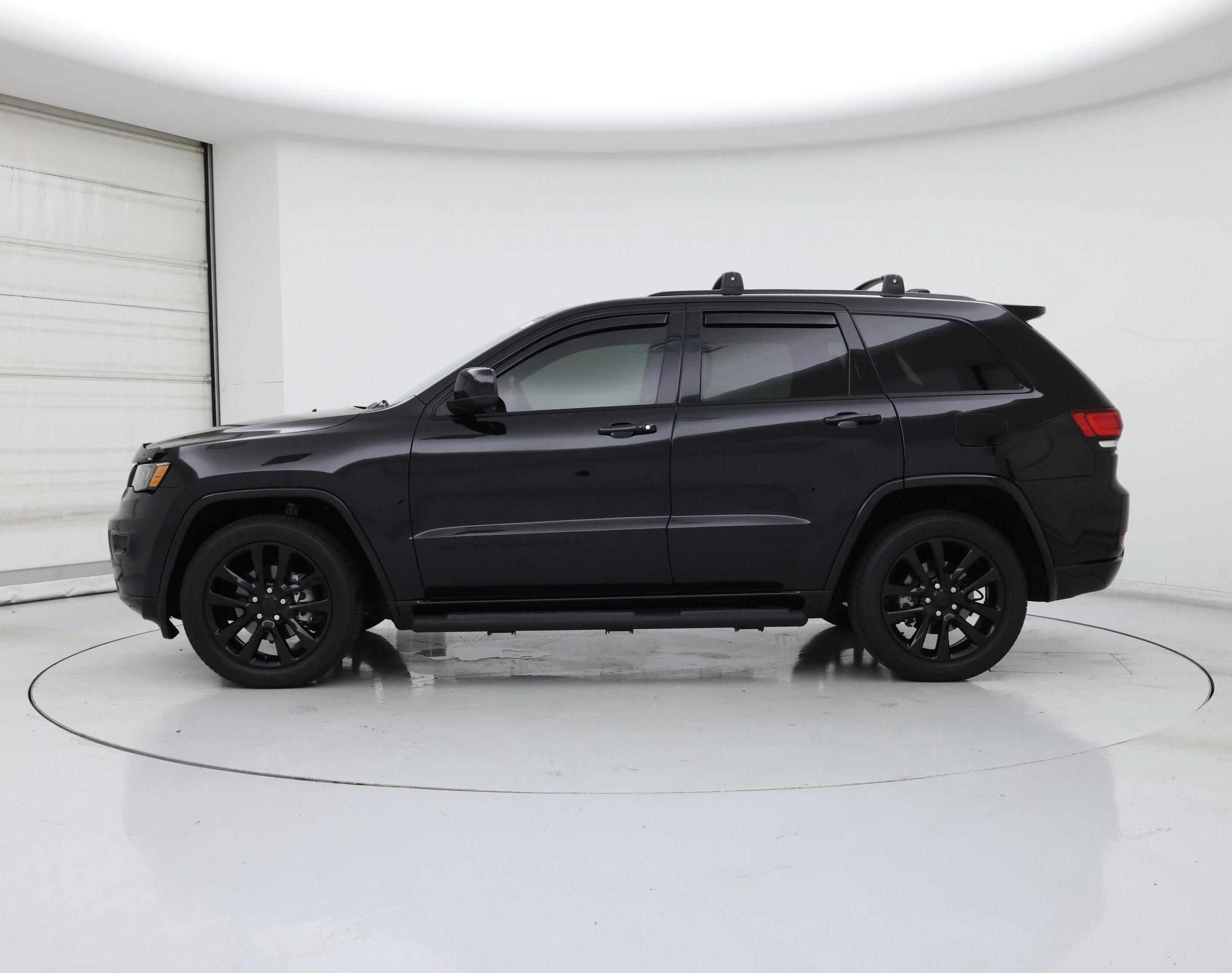 Thumbnail: 2020 Jeep Grand Cherokee - 3