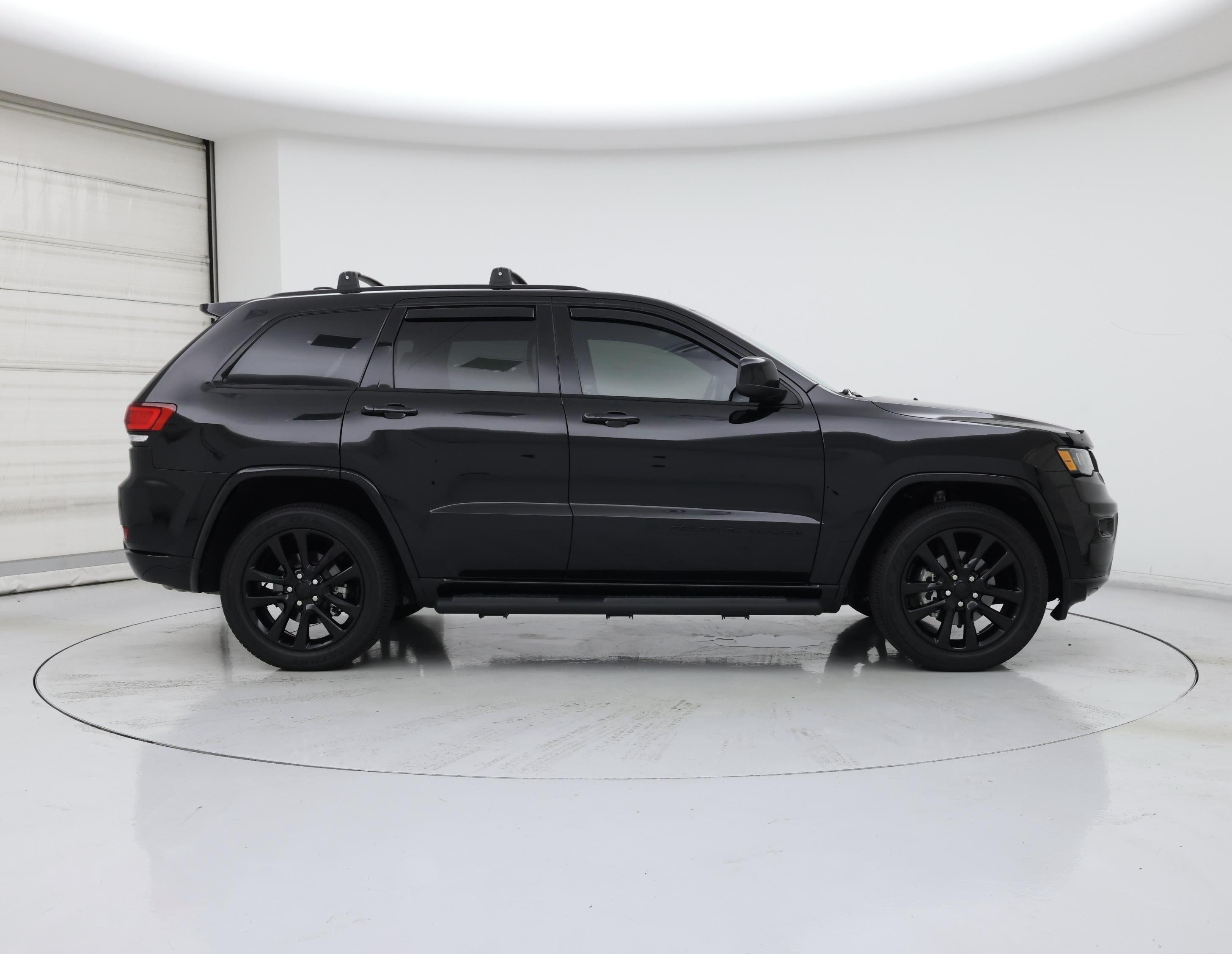 Thumbnail: 2020 Jeep Grand Cherokee - 7