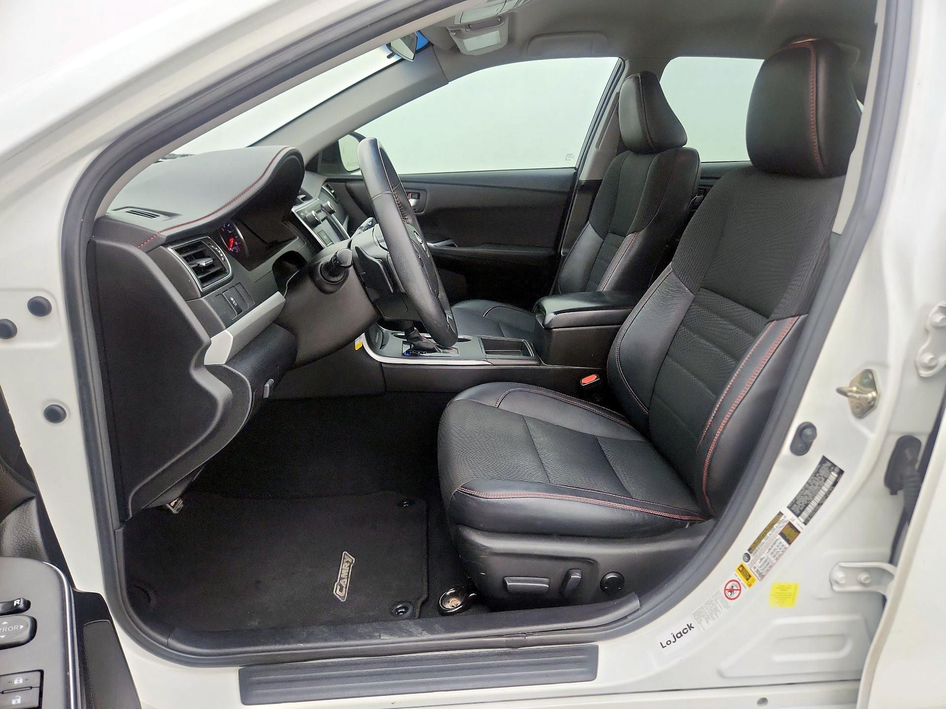 Thumbnail: 2017 Toyota Camry - 11