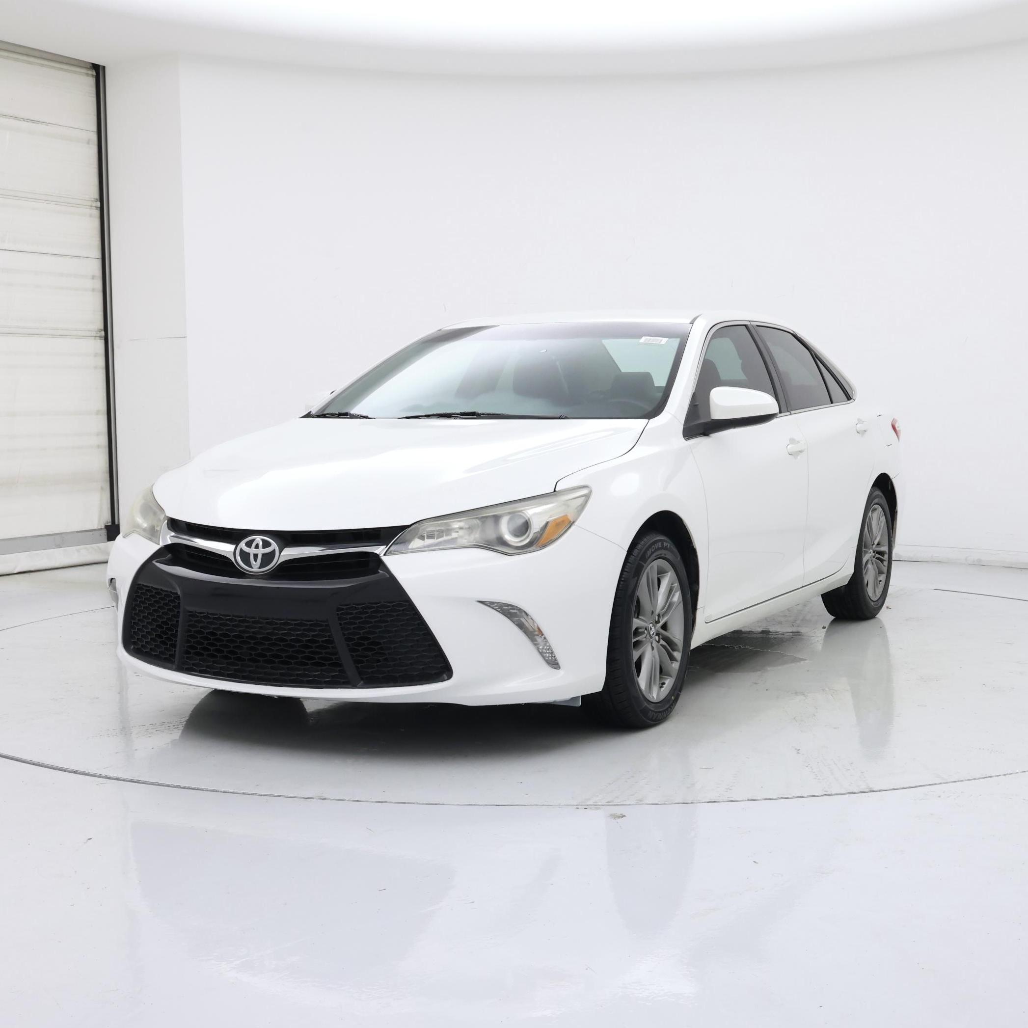 Thumbnail: 2017 Toyota Camry - 4