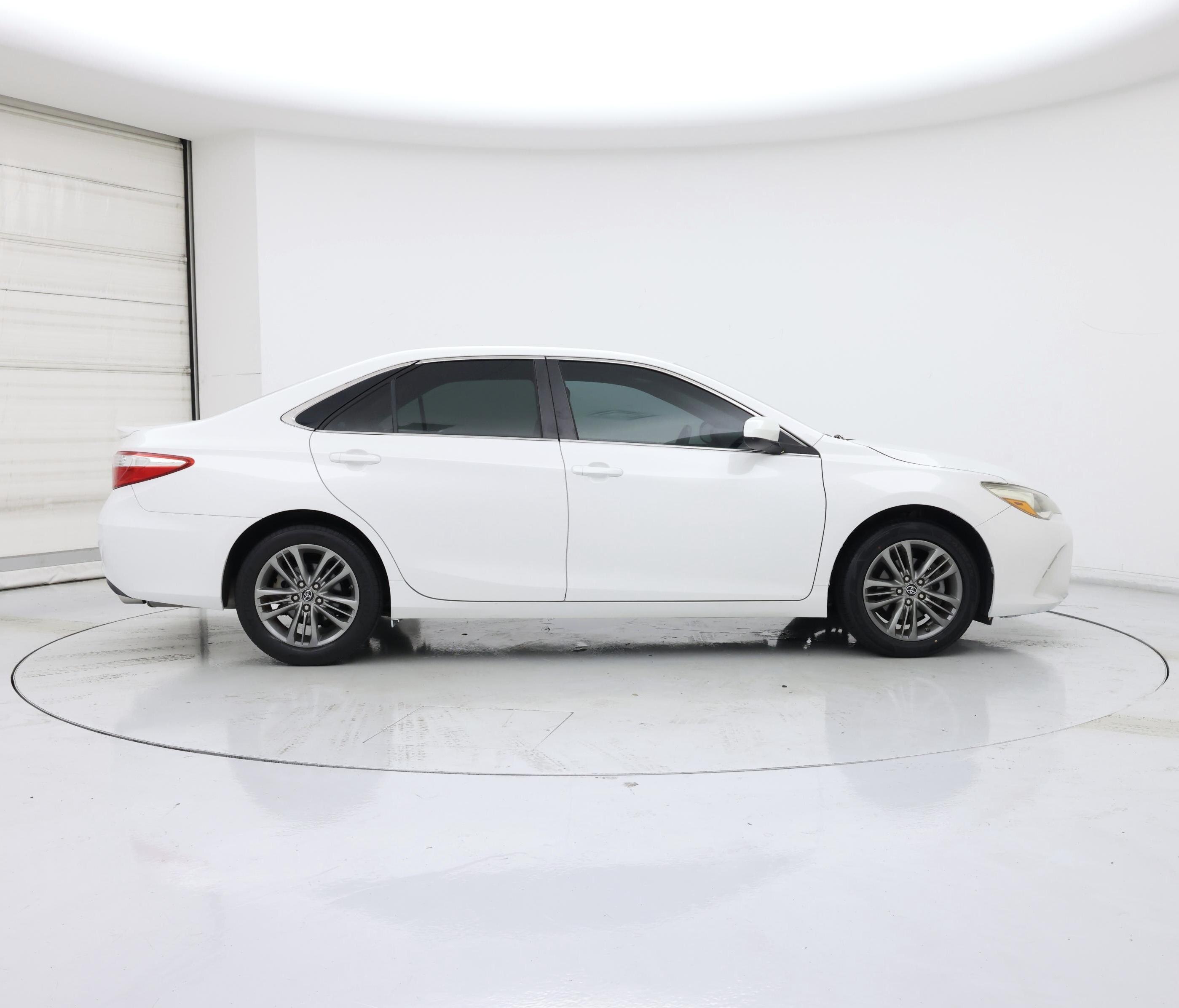Thumbnail: 2017 Toyota Camry - 7