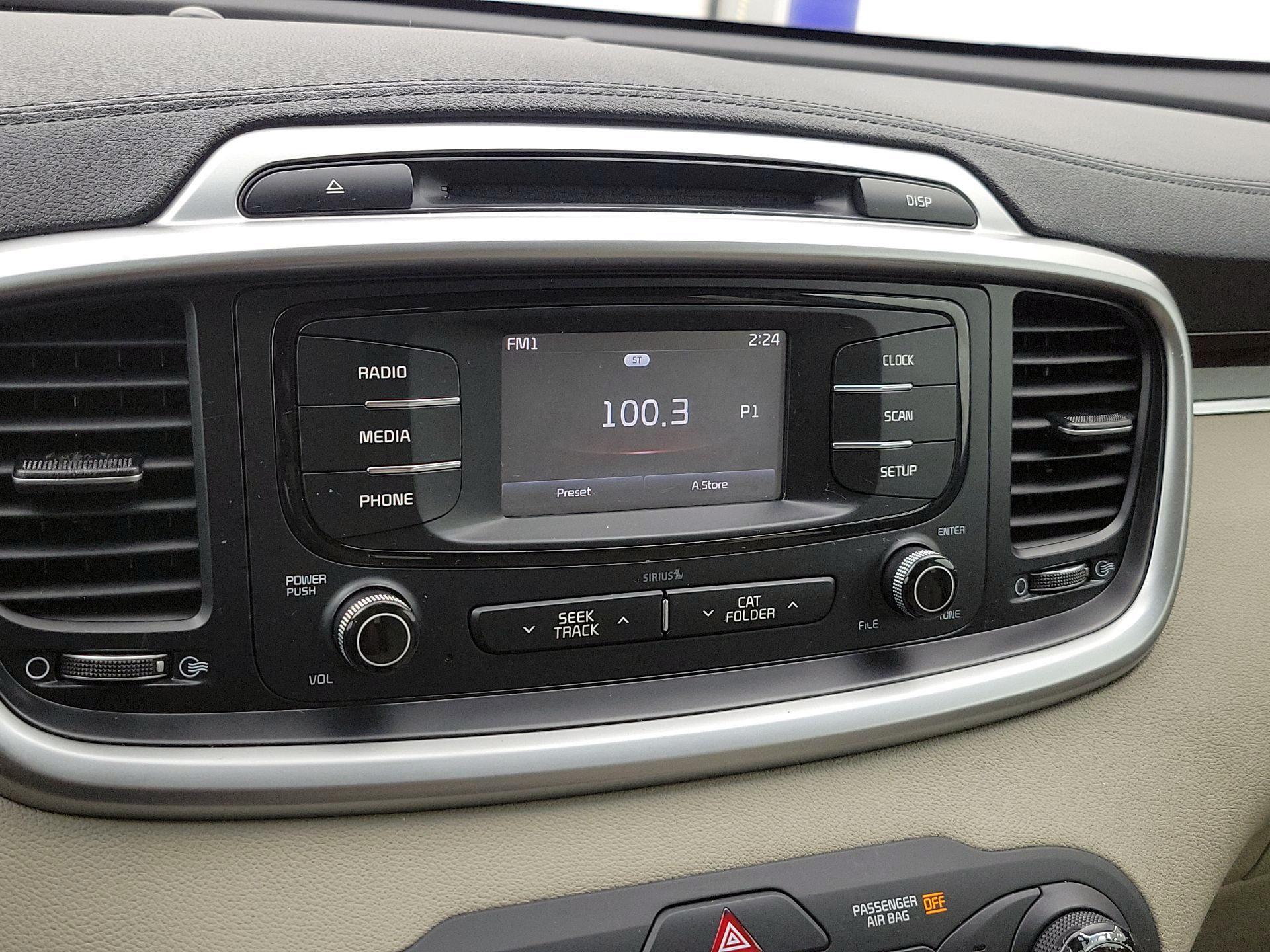 Thumbnail: 2017 Kia Sorento - 15