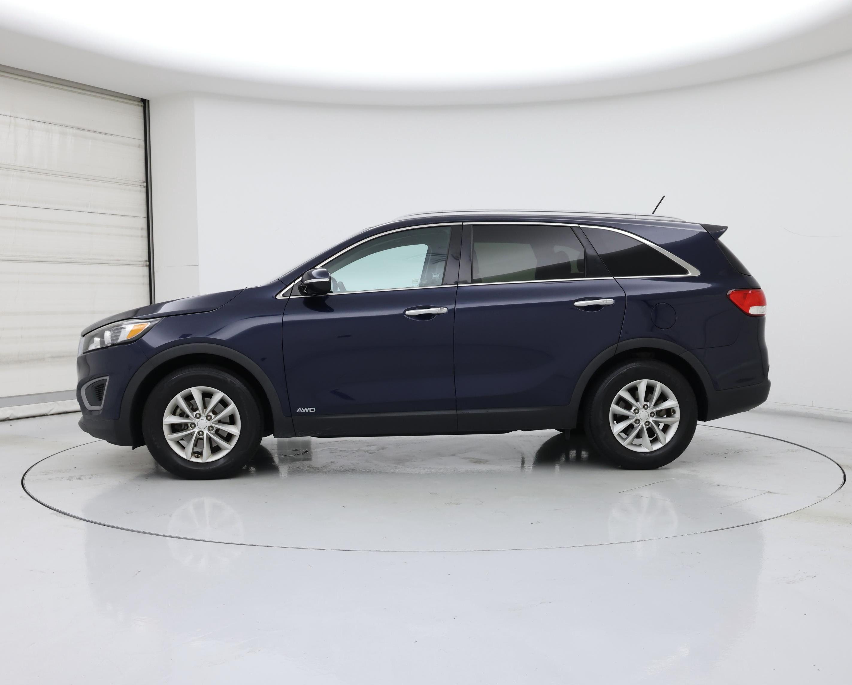 Thumbnail: 2017 Kia Sorento - 3