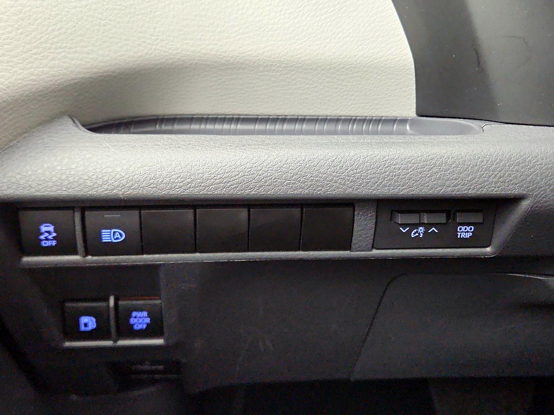 Thumbnail: 2024 Toyota Sienna - 13