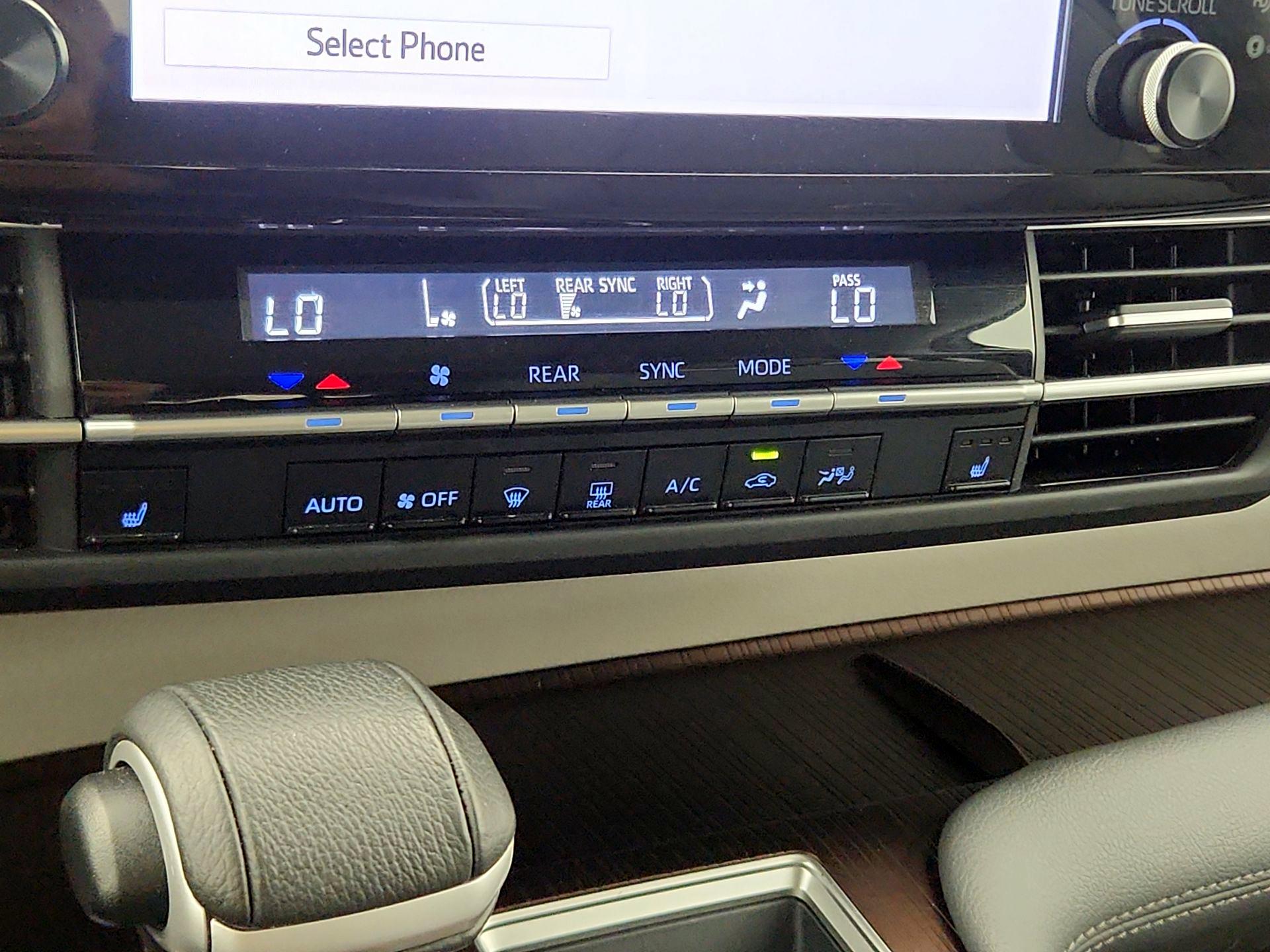 Thumbnail: 2024 Toyota Sienna - 16