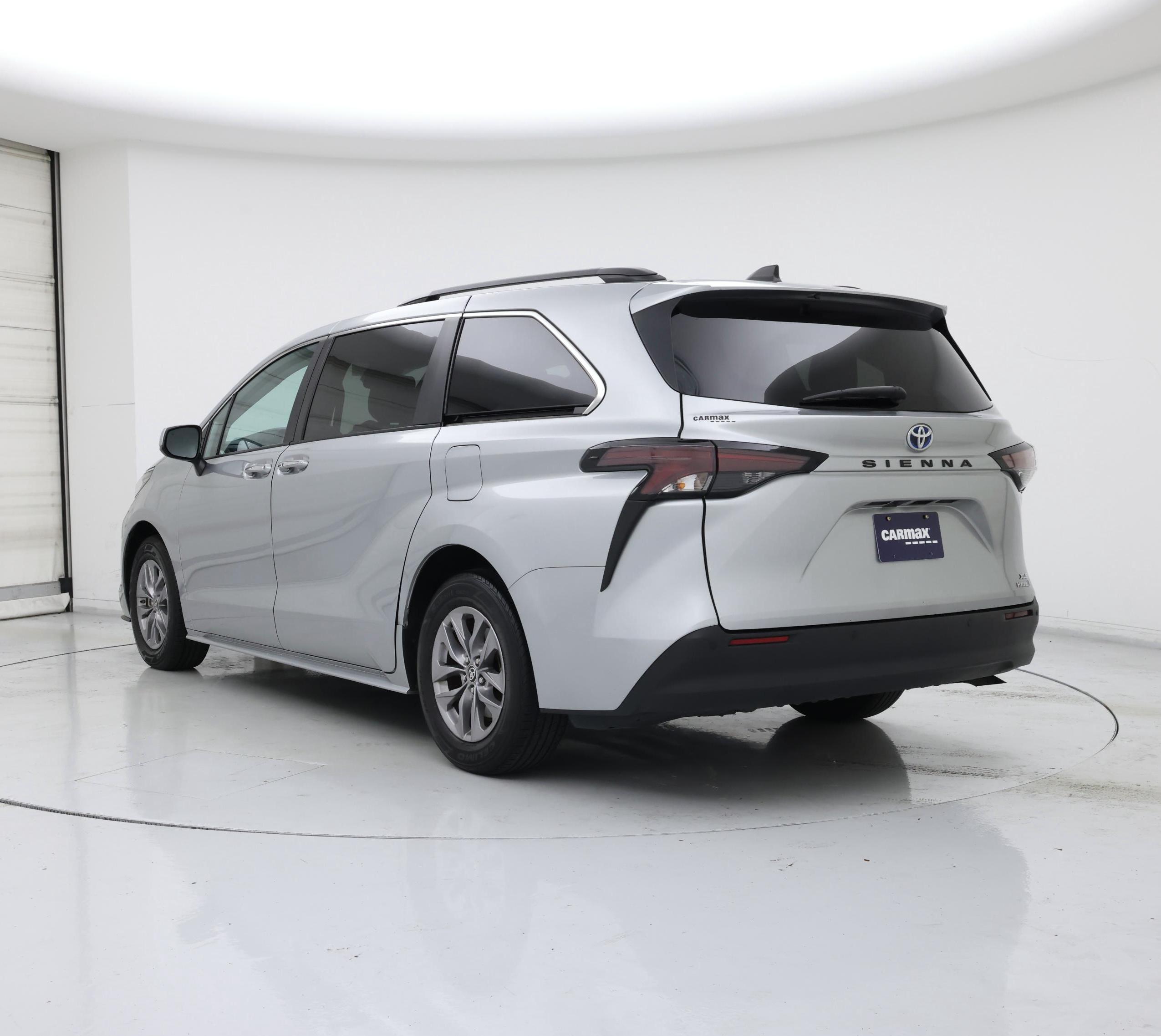 Thumbnail: 2024 Toyota Sienna - 2