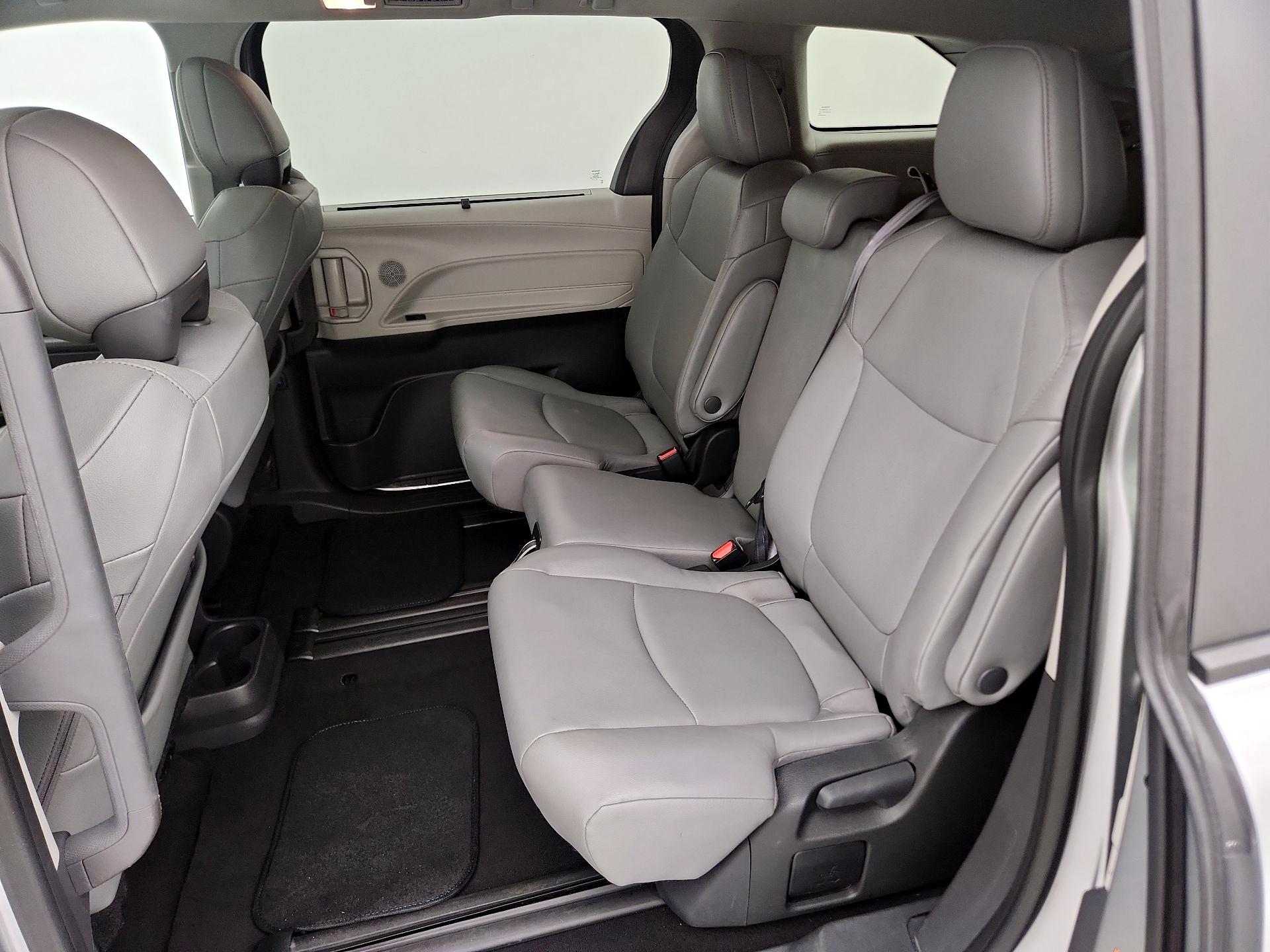 Thumbnail: 2024 Toyota Sienna - 19