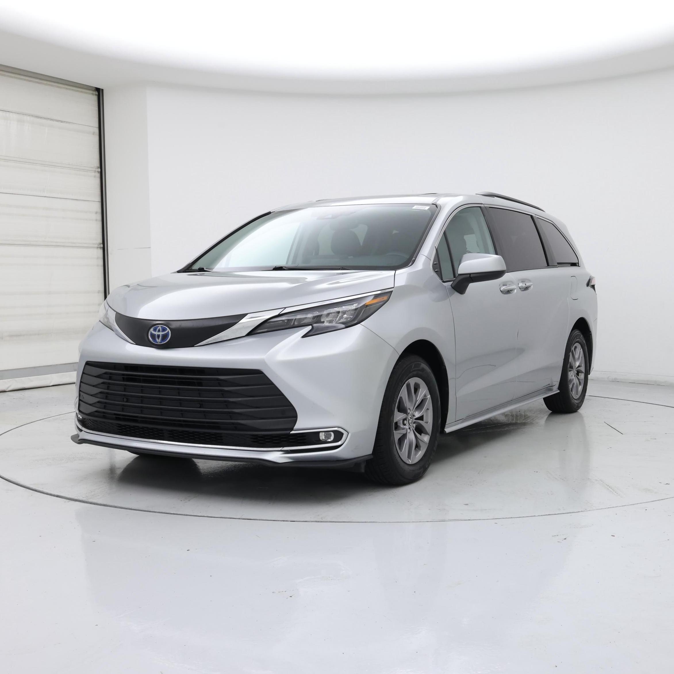Thumbnail: 2024 Toyota Sienna - 4