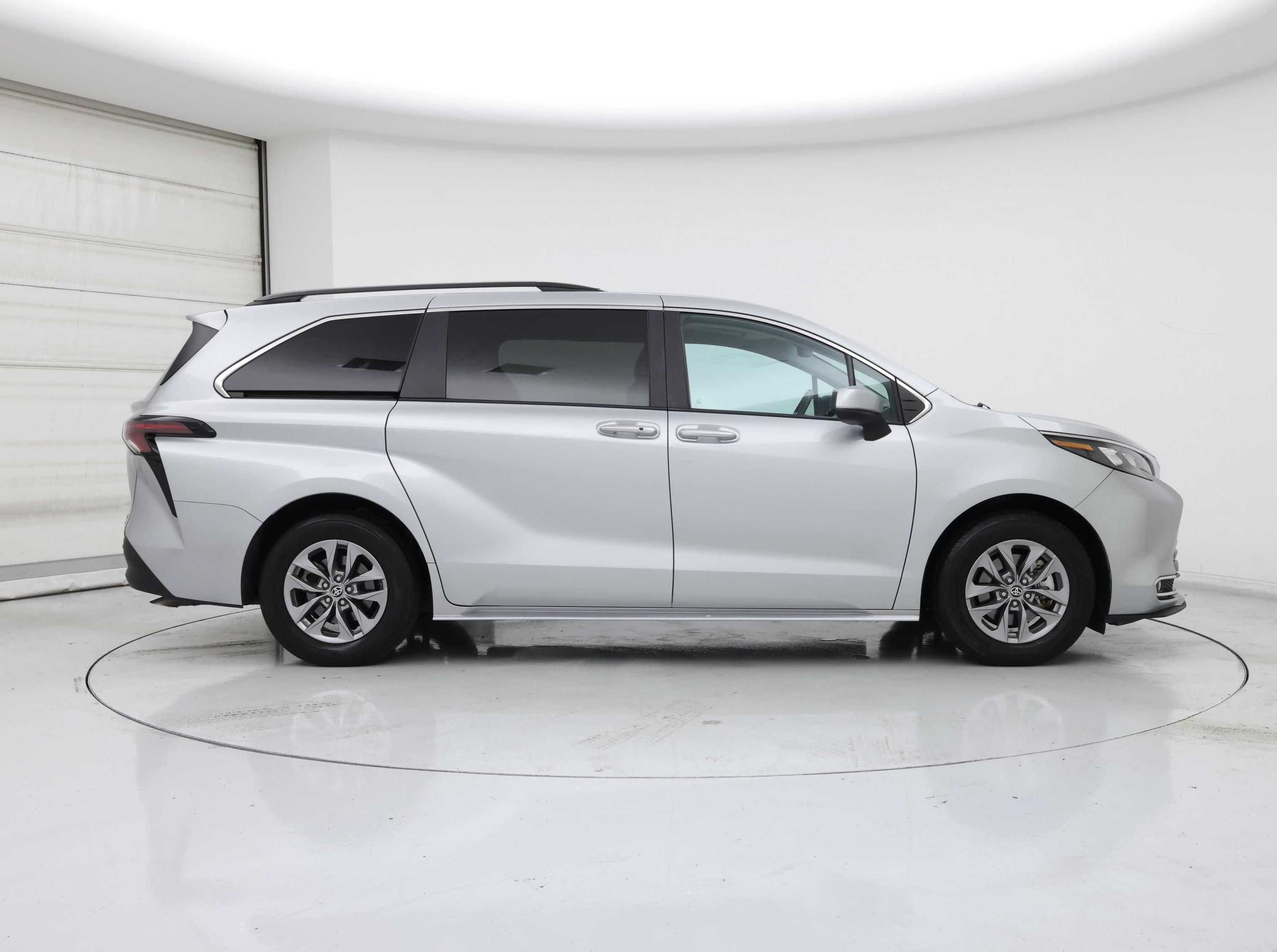 Thumbnail: 2024 Toyota Sienna - 7