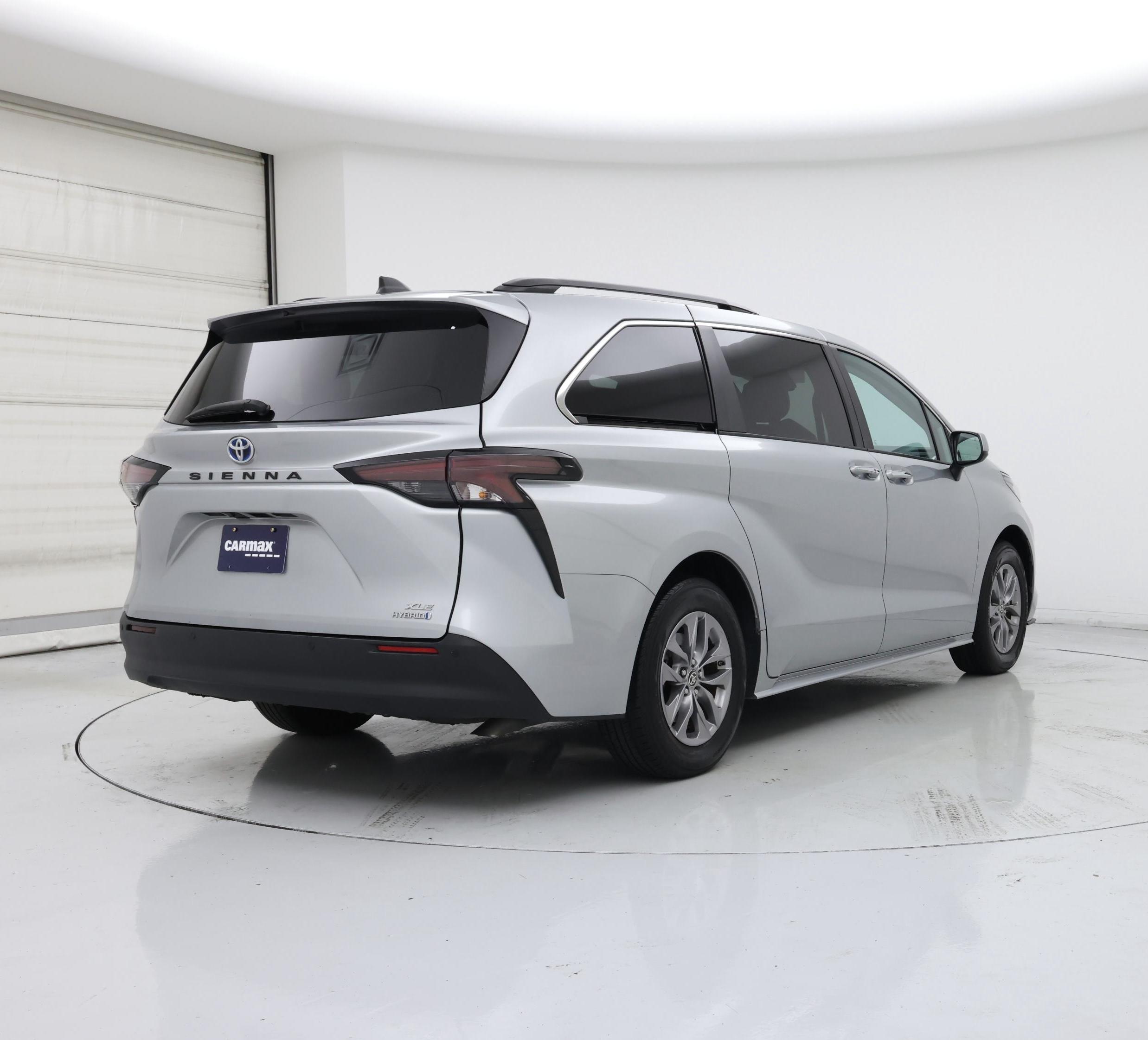 Thumbnail: 2024 Toyota Sienna - 8
