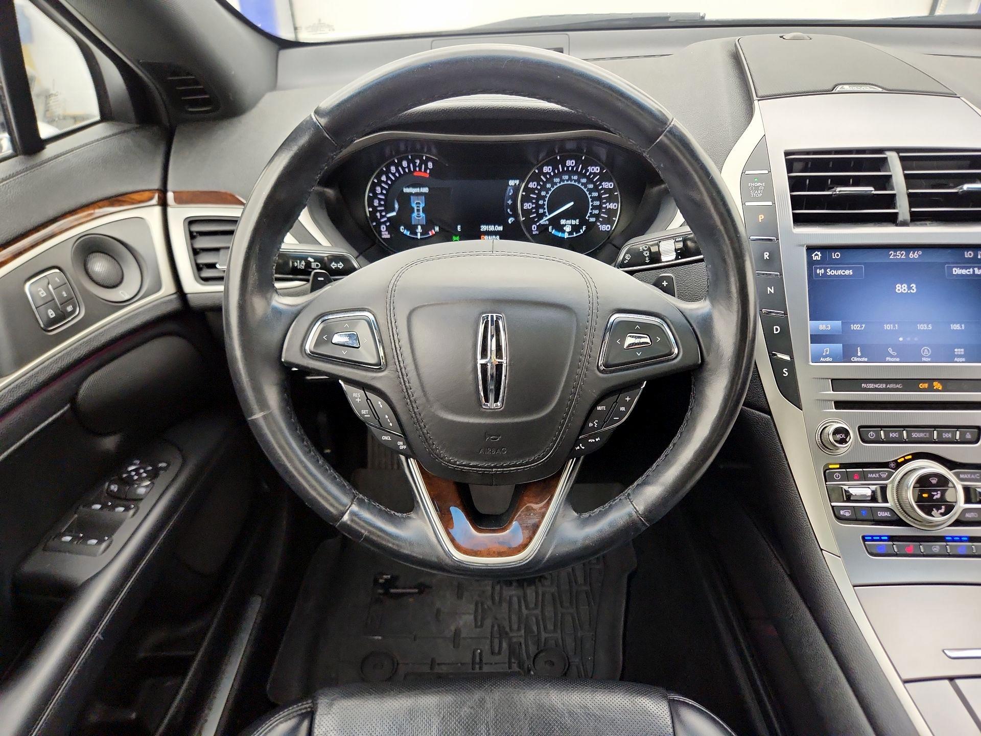 Thumbnail: 2020 Lincoln MKZ - 10