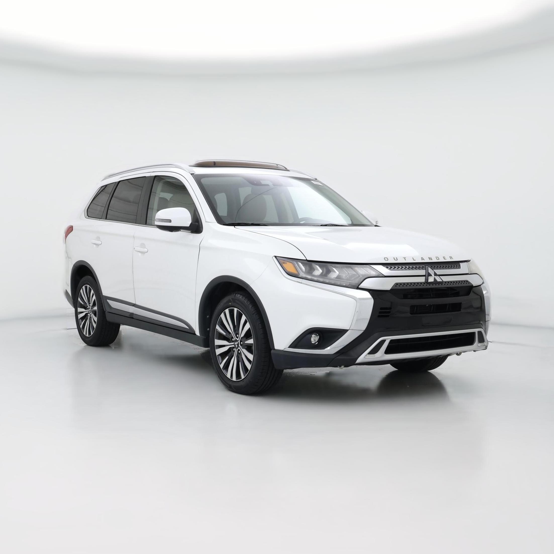 Thumbnail: 2019 Mitsubishi Outlander - 1