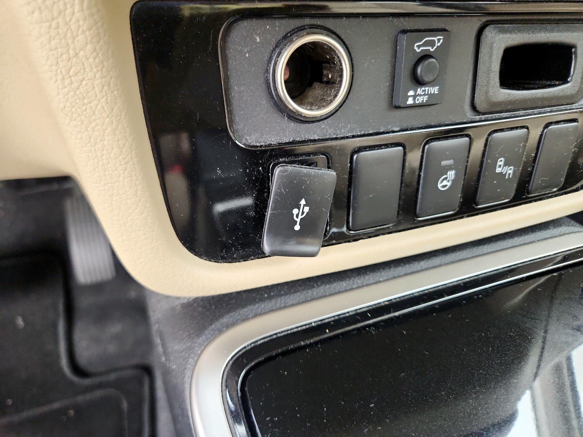 Thumbnail: 2019 Mitsubishi Outlander - 18