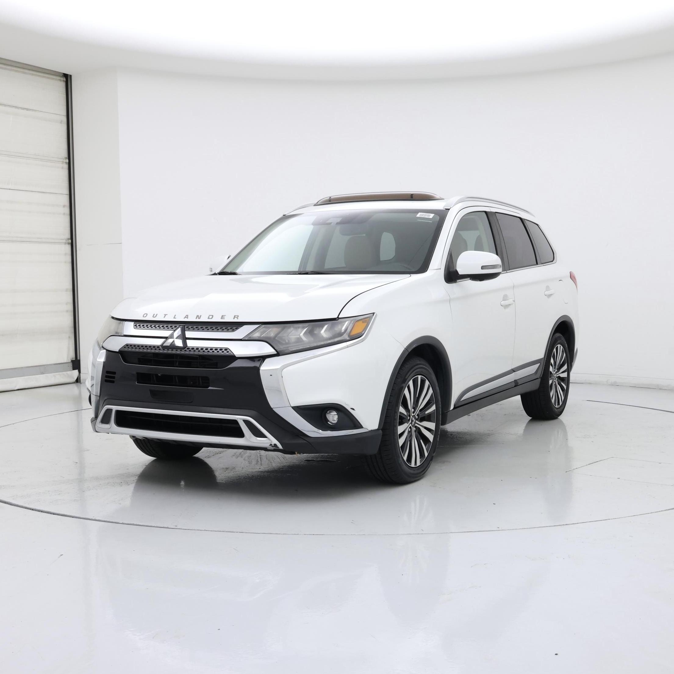 Thumbnail: 2019 Mitsubishi Outlander - 4