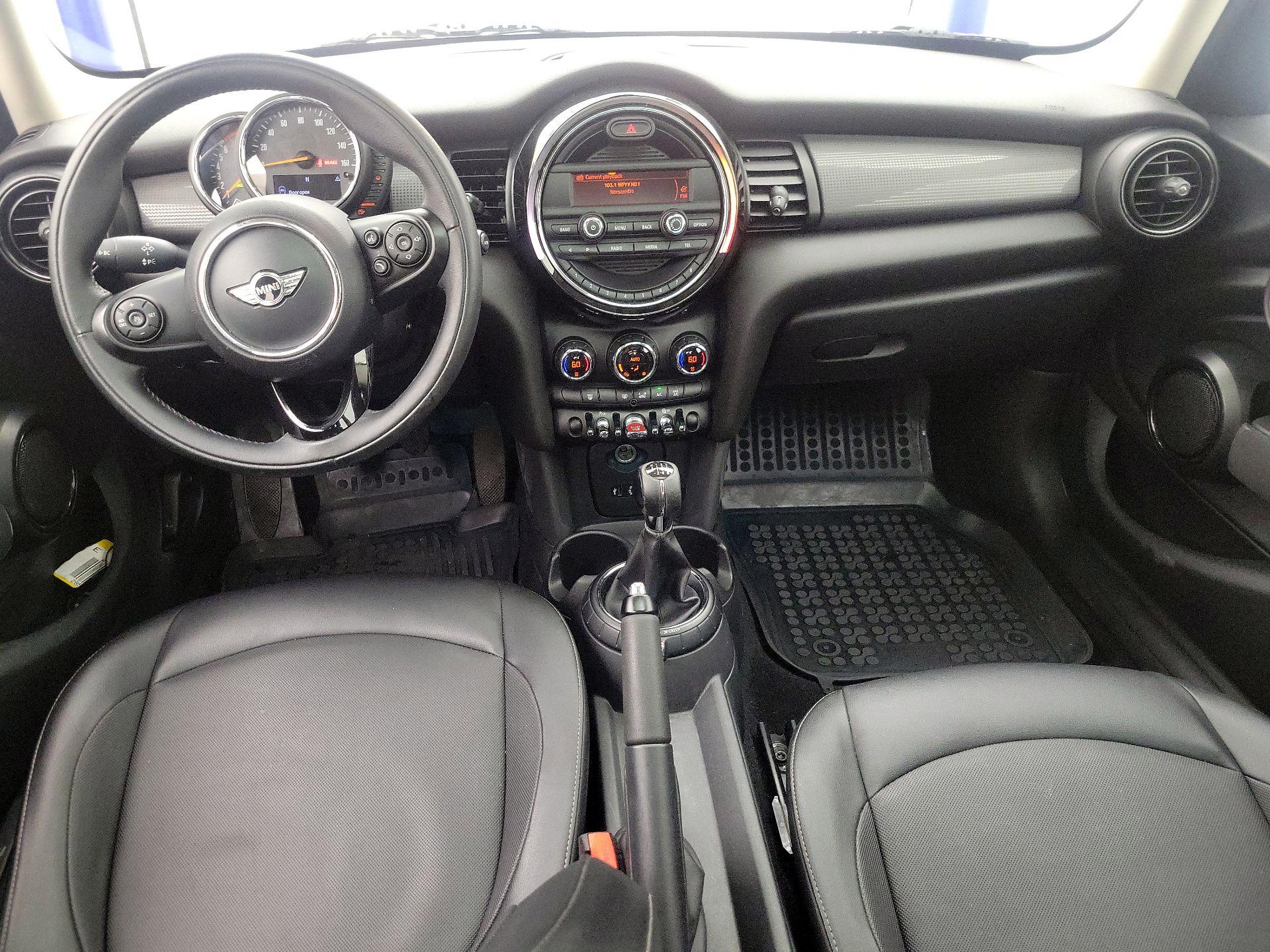 Thumbnail: 2016 MINI Cooper Hardtop - 9