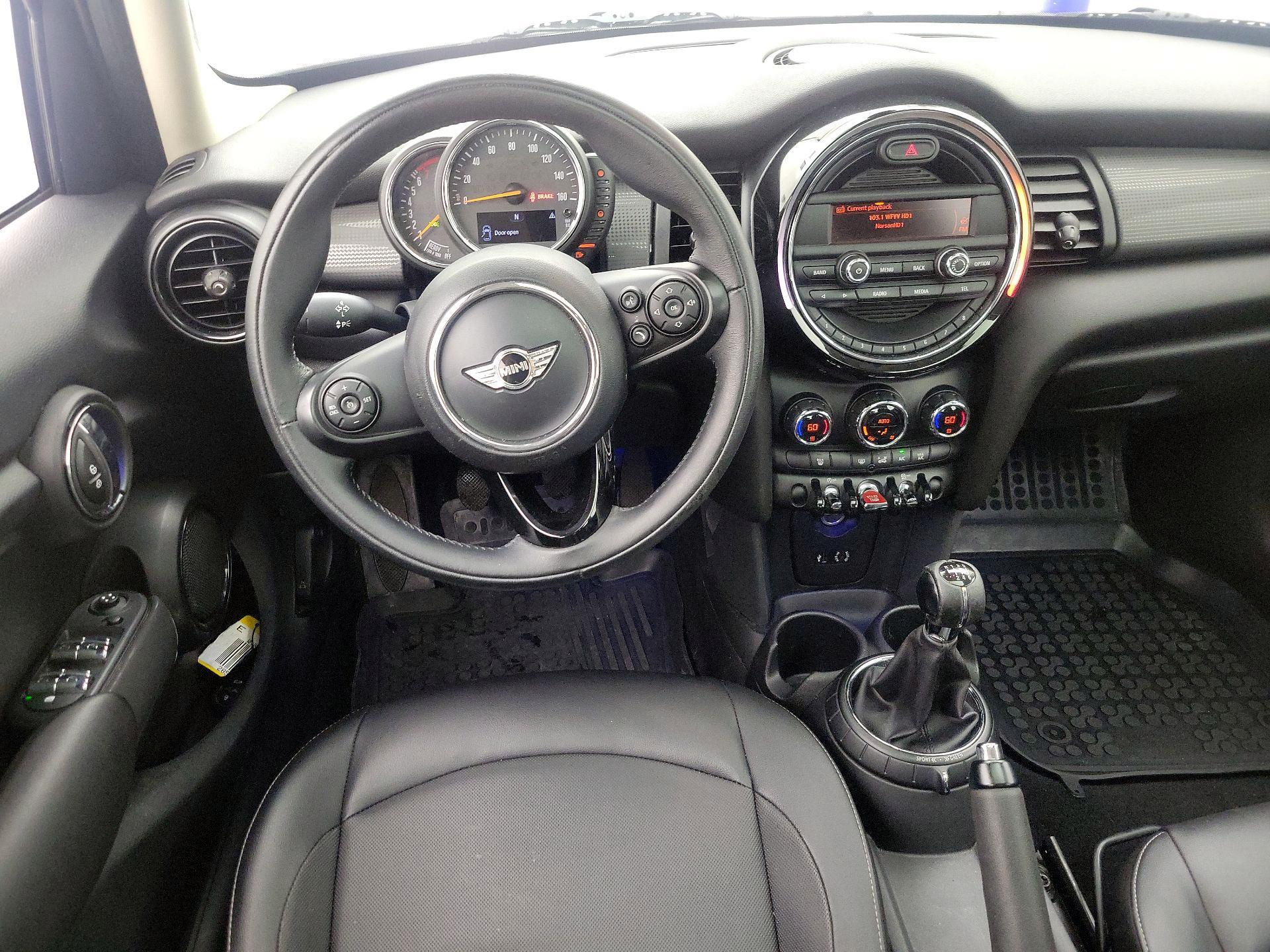 Thumbnail: 2016 MINI Cooper Hardtop - 10