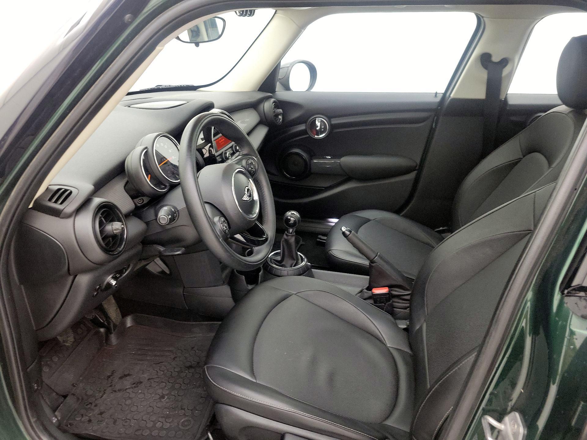 Thumbnail: 2016 MINI Cooper Hardtop - 11