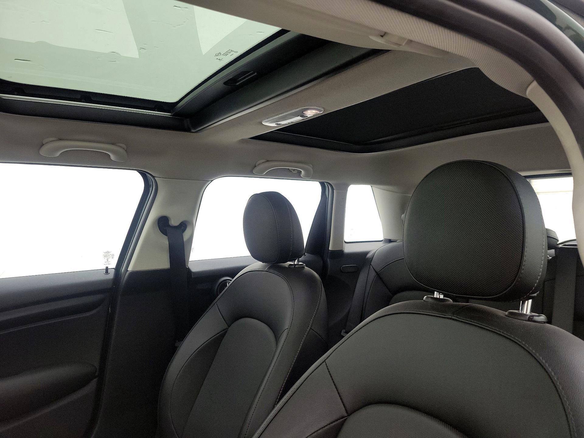 Thumbnail: 2016 MINI Cooper Hardtop - 18