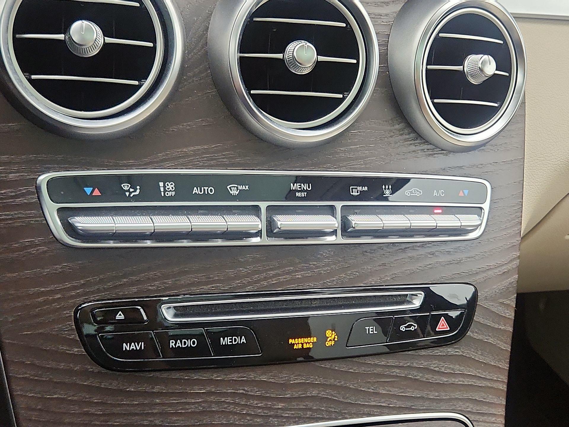 Thumbnail: 2019 Mercedes-Benz GLC - 16