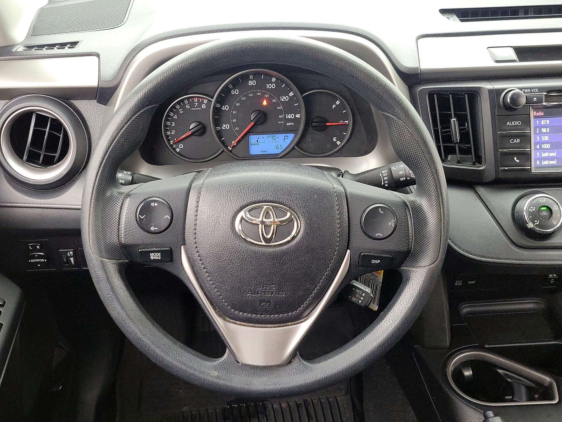 Thumbnail: 2016 Toyota RAV4 - 10