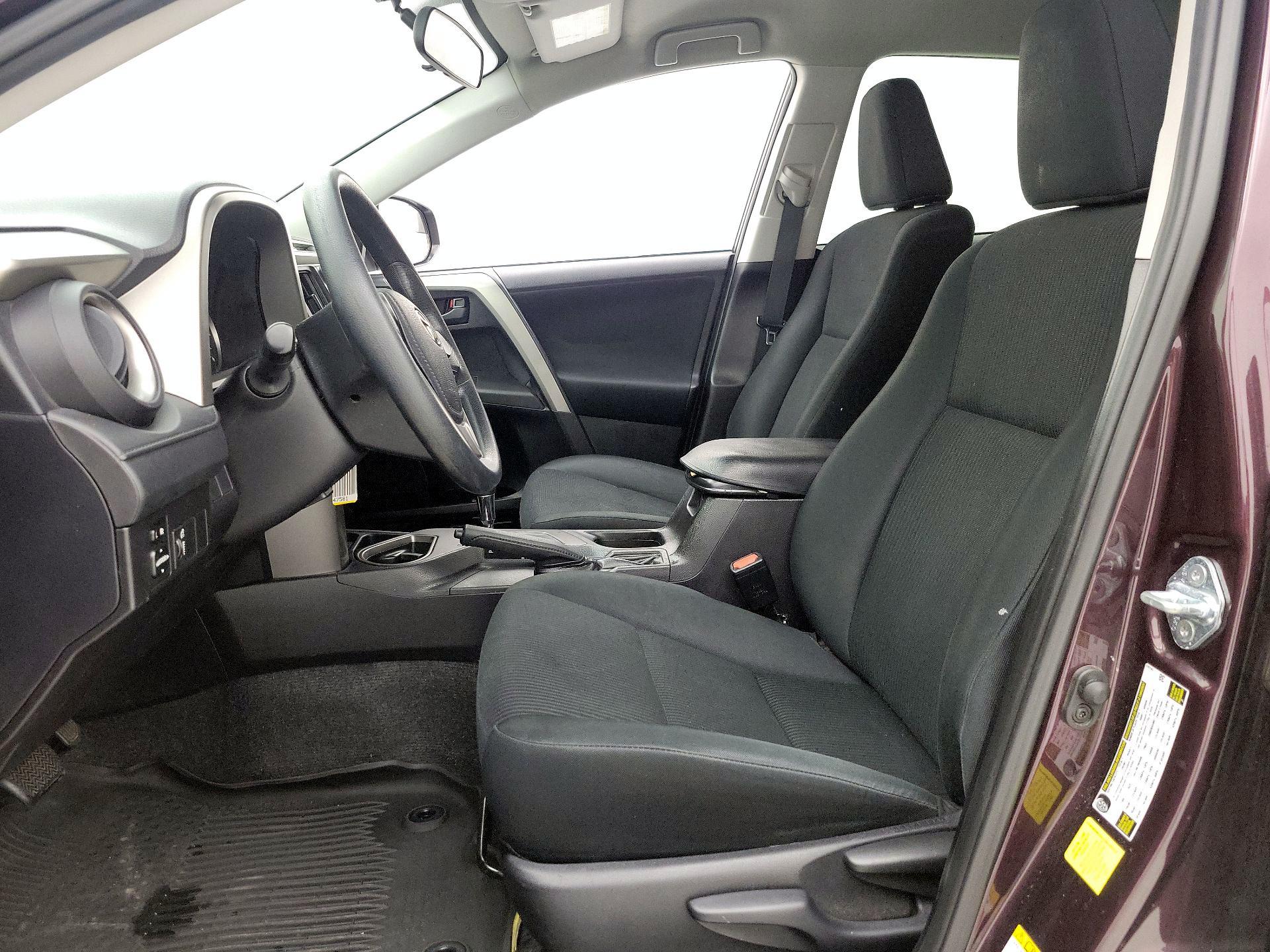 Thumbnail: 2016 Toyota RAV4 - 11