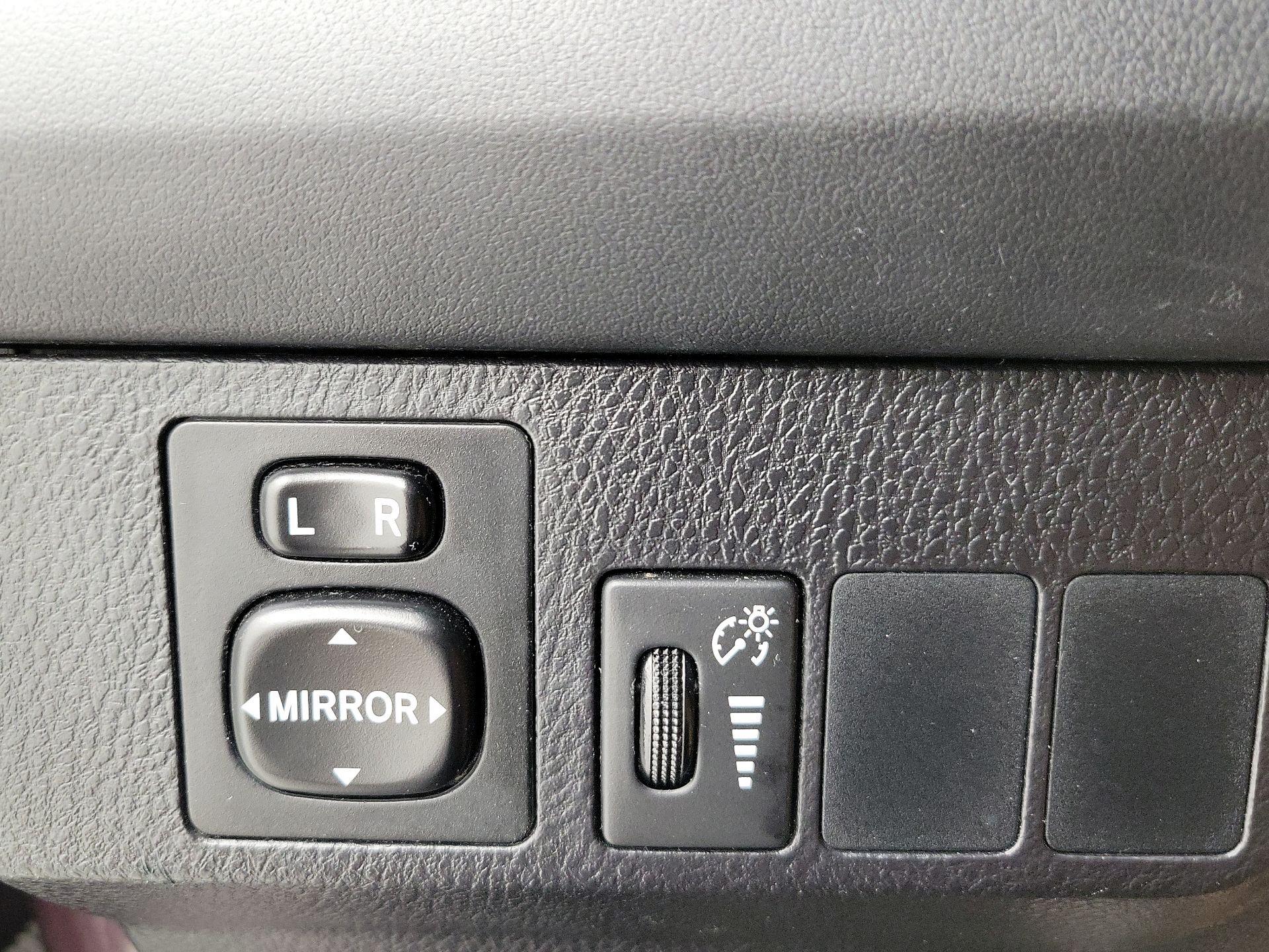 Thumbnail: 2016 Toyota RAV4 - 13