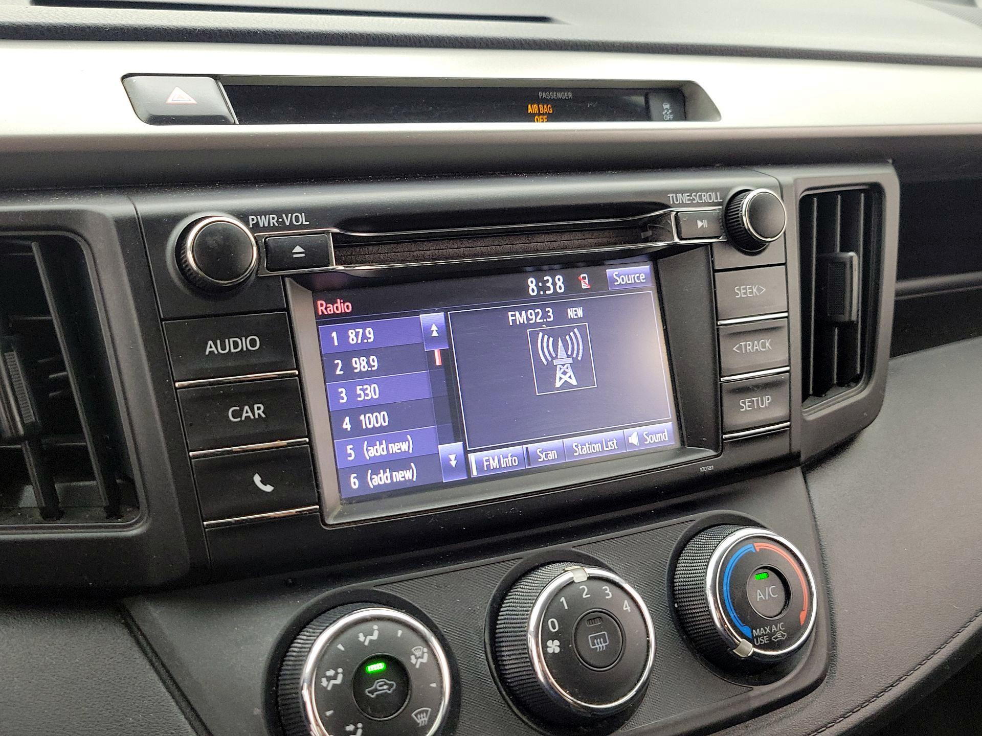 Thumbnail: 2016 Toyota RAV4 - 15