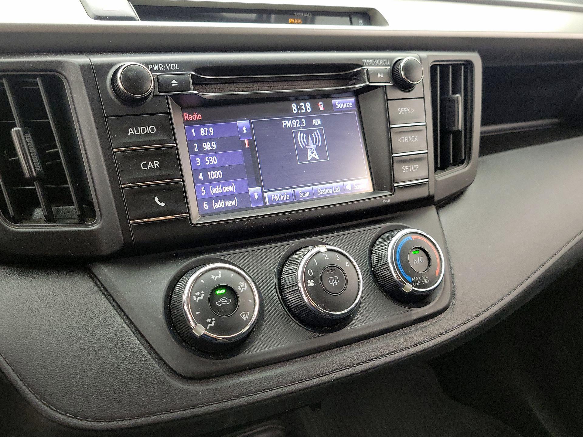 Thumbnail: 2016 Toyota RAV4 - 16