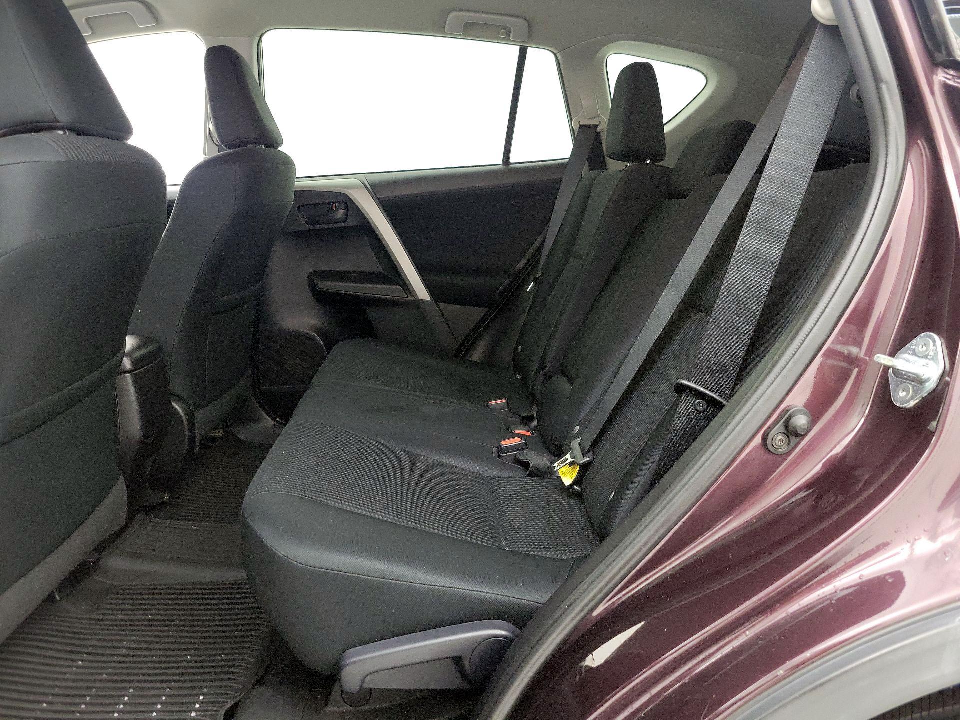 Thumbnail: 2016 Toyota RAV4 - 19