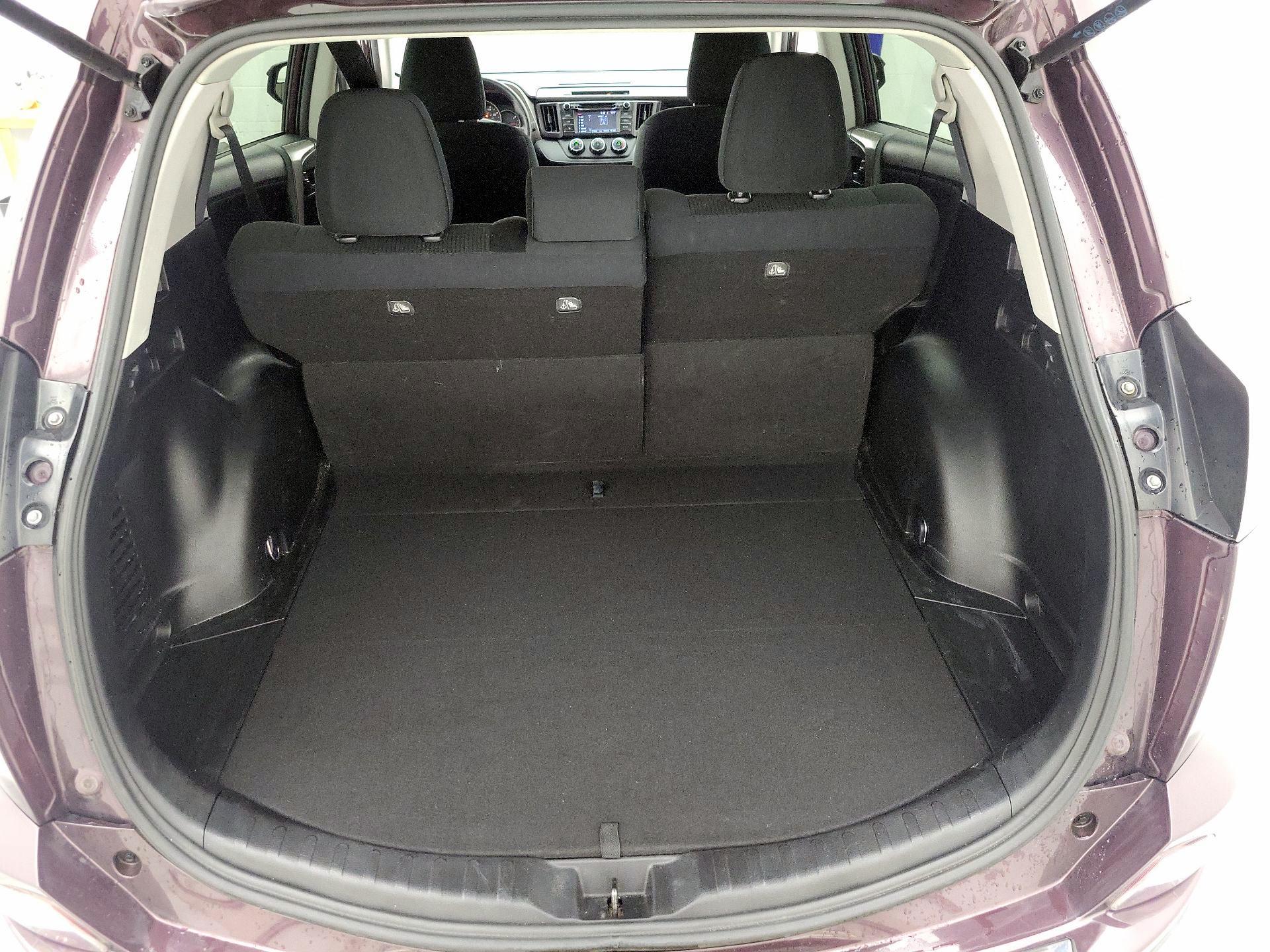 Thumbnail: 2016 Toyota RAV4 - 20