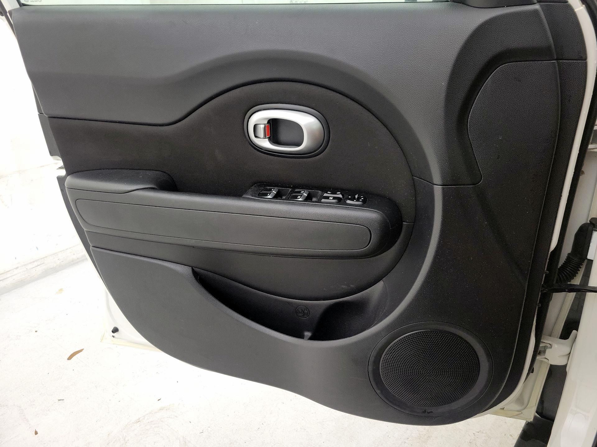 Thumbnail: 2017 Kia Soul - 12
