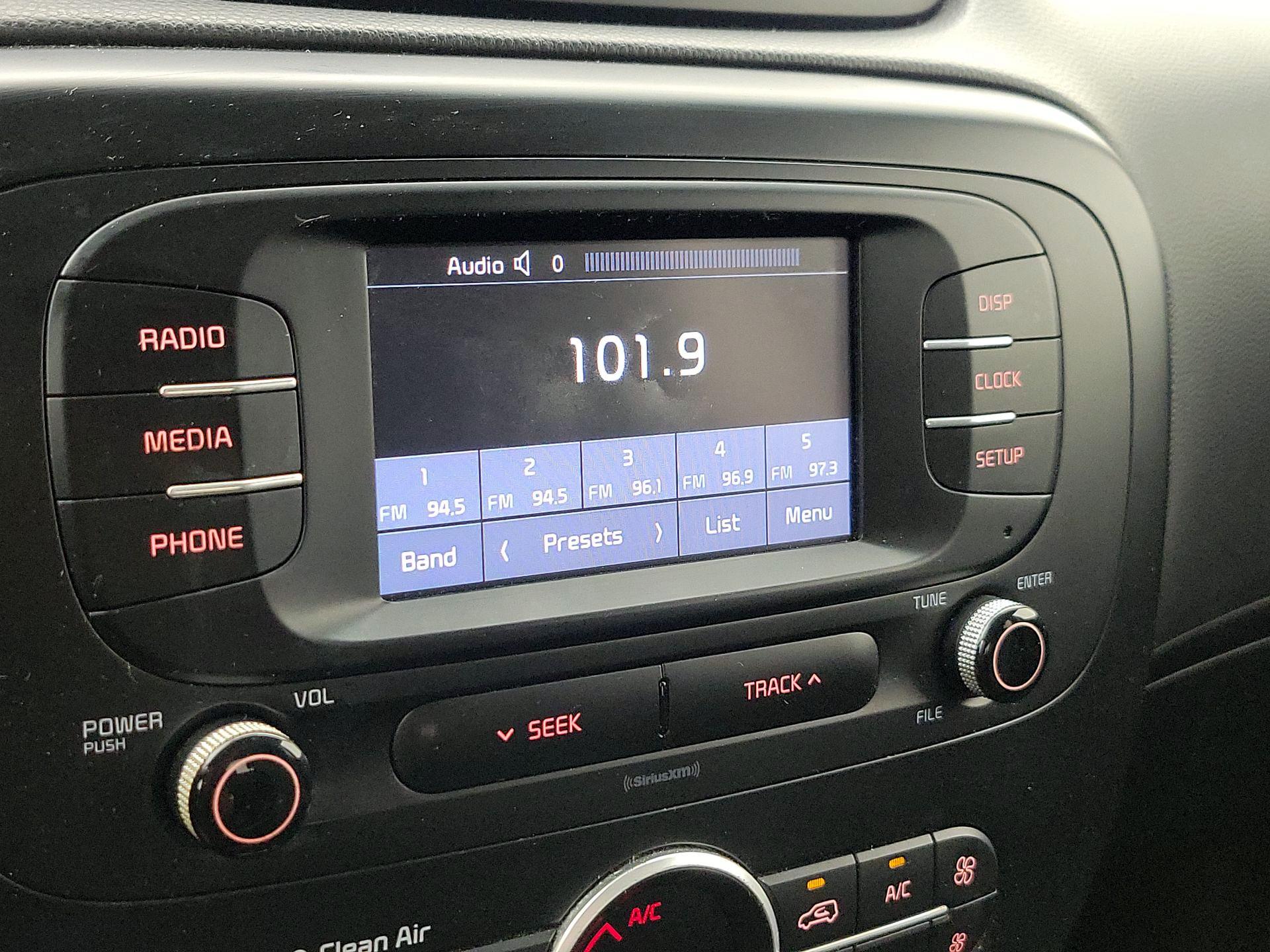 Thumbnail: 2017 Kia Soul - 15