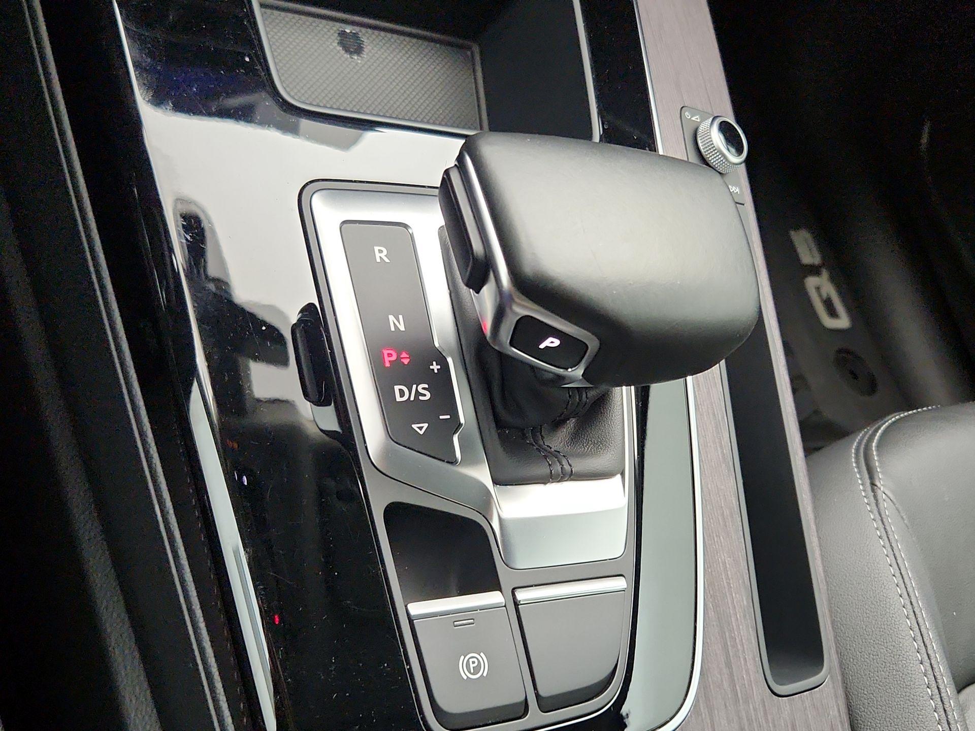 Thumbnail: 2022 Audi Q5 - 17