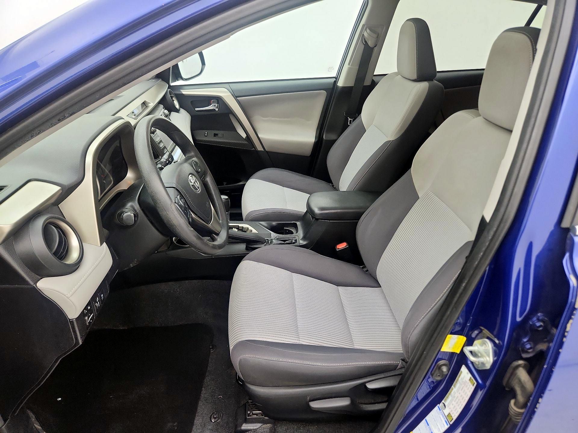 Thumbnail: 2015 Toyota RAV4 - 11