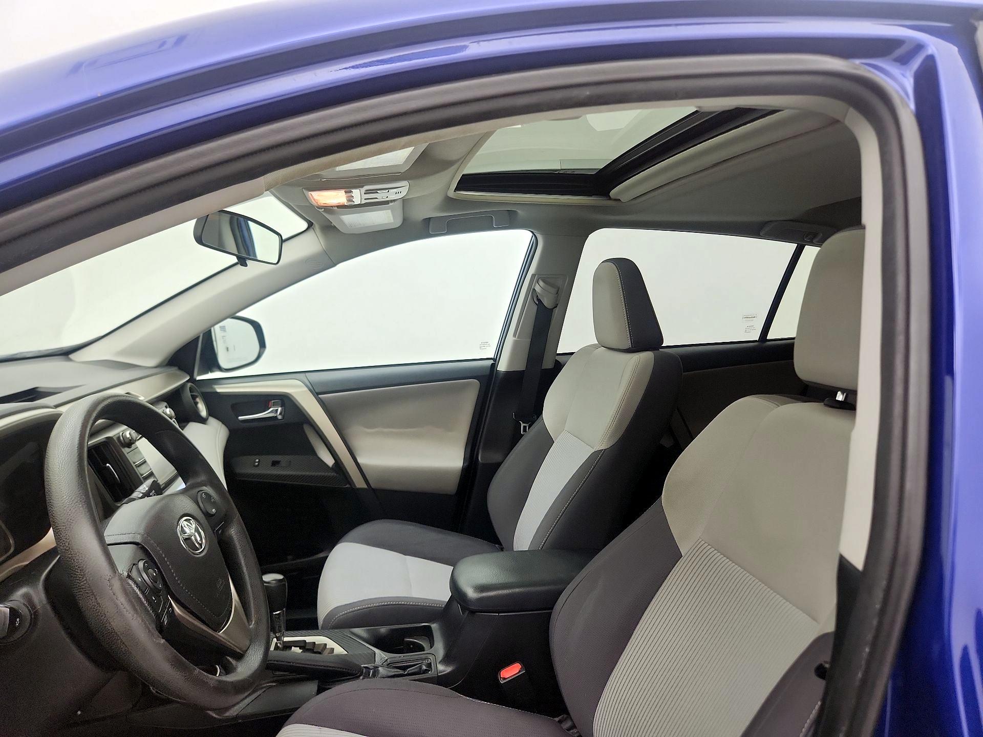 Thumbnail: 2015 Toyota RAV4 - 19