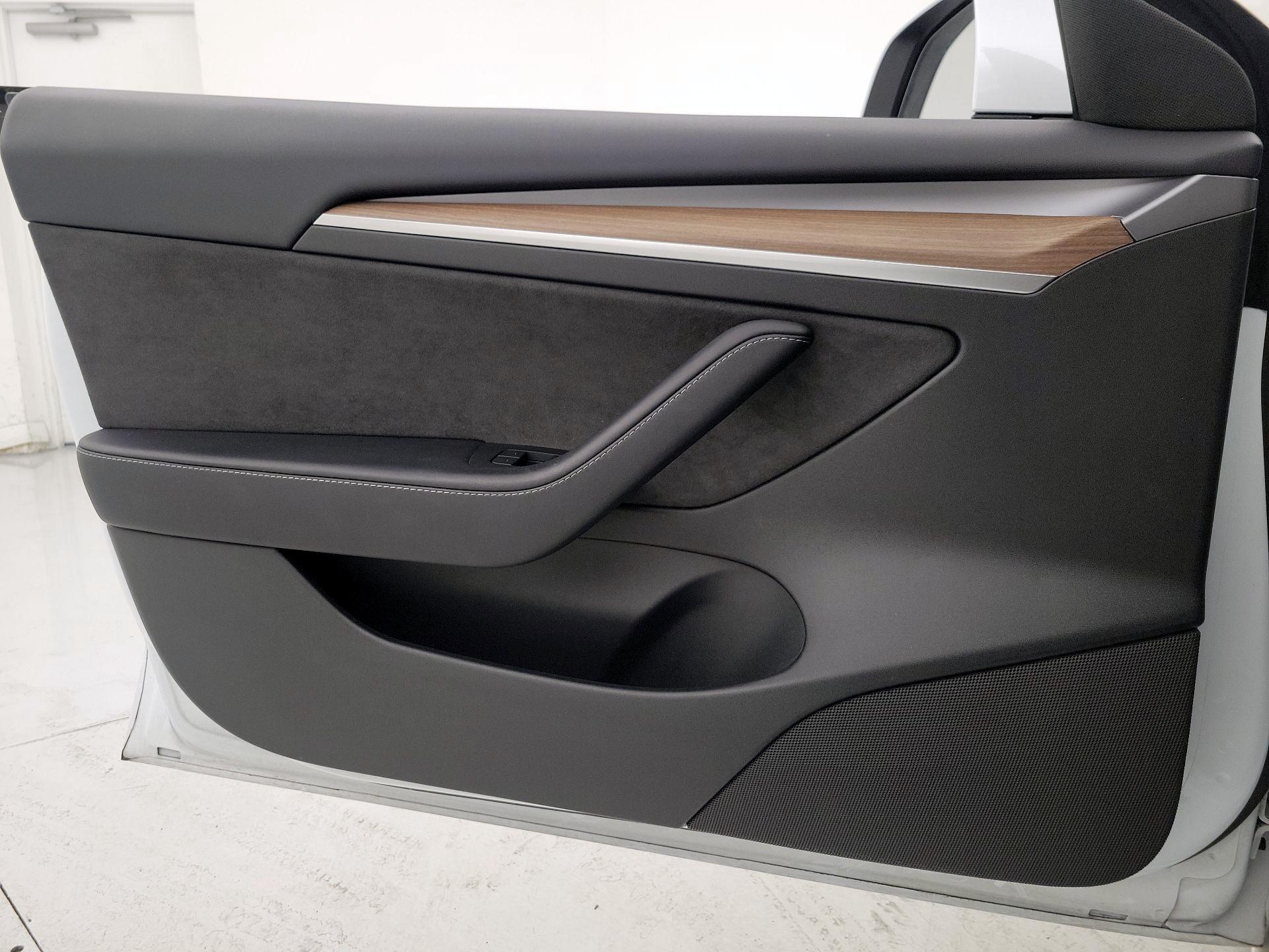 Thumbnail: 2023 Tesla Model 3 - 12