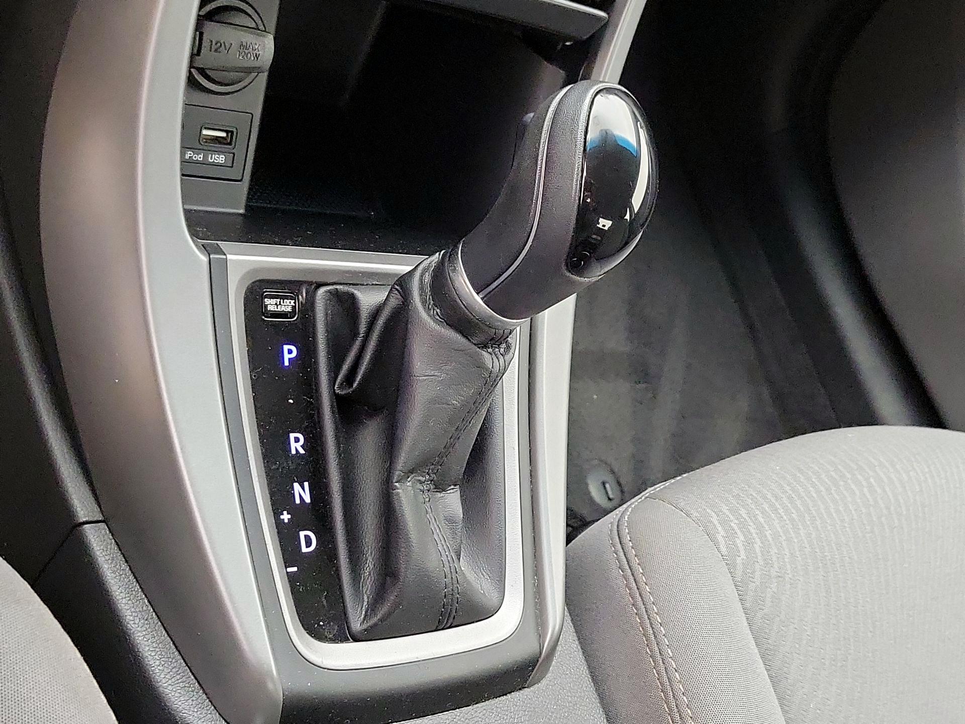 Thumbnail: 2016 Hyundai Elantra - 17