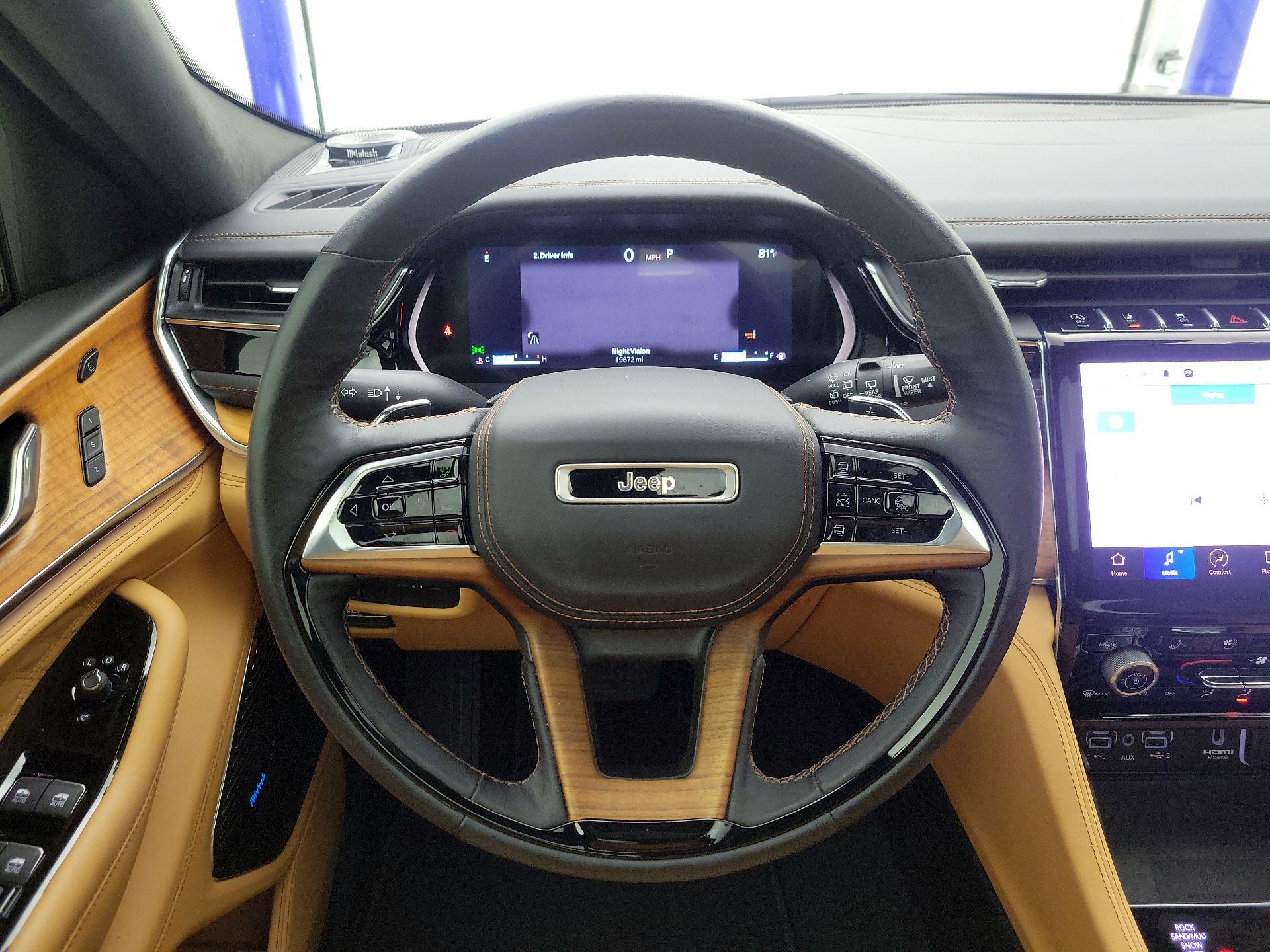 Thumbnail: 2024 Jeep Grand Cherokee - 10