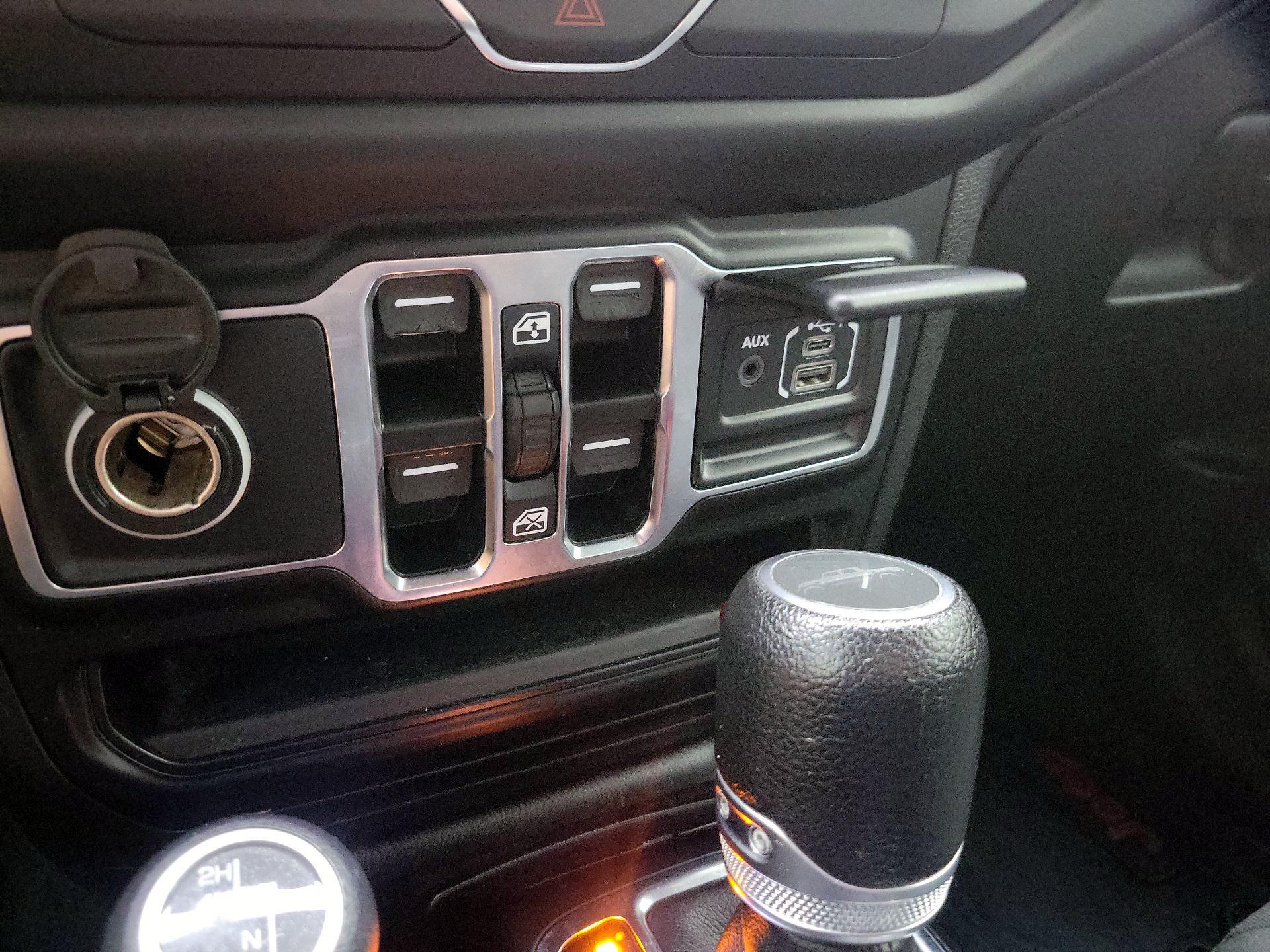 Thumbnail: 2020 Jeep Gladiator - 18