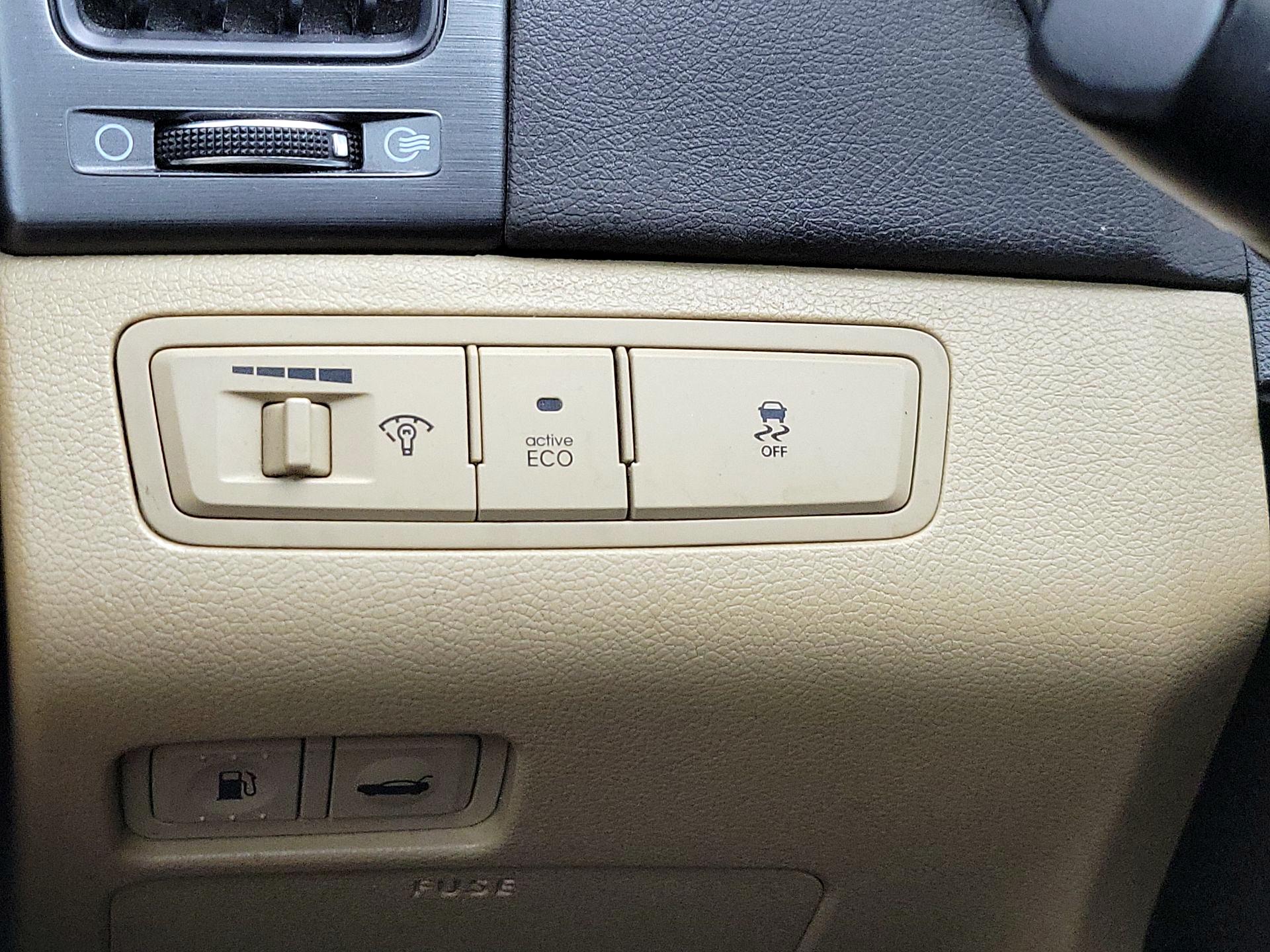 Thumbnail: 2014 Hyundai Sonata - 13