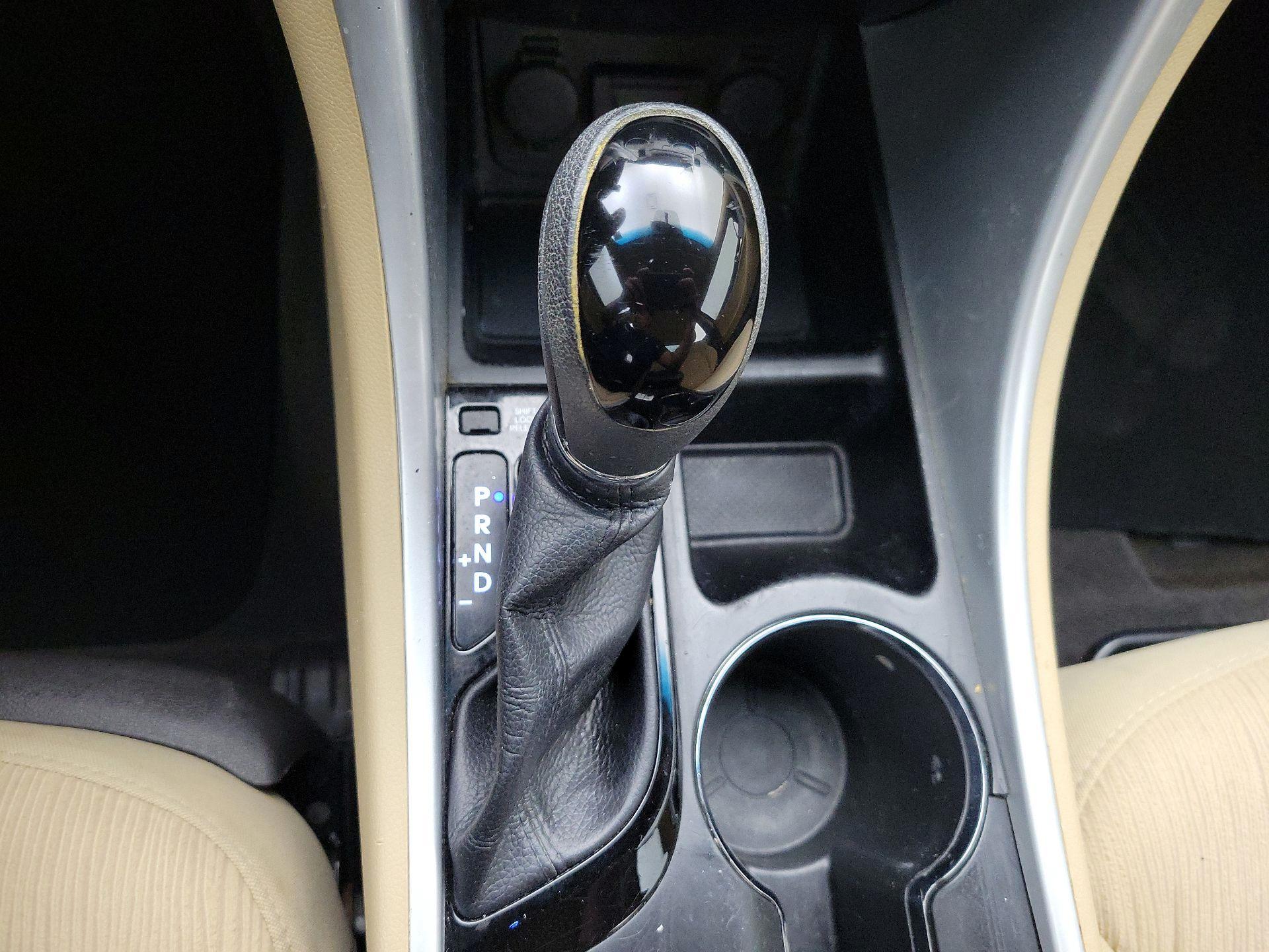 Thumbnail: 2014 Hyundai Sonata - 17