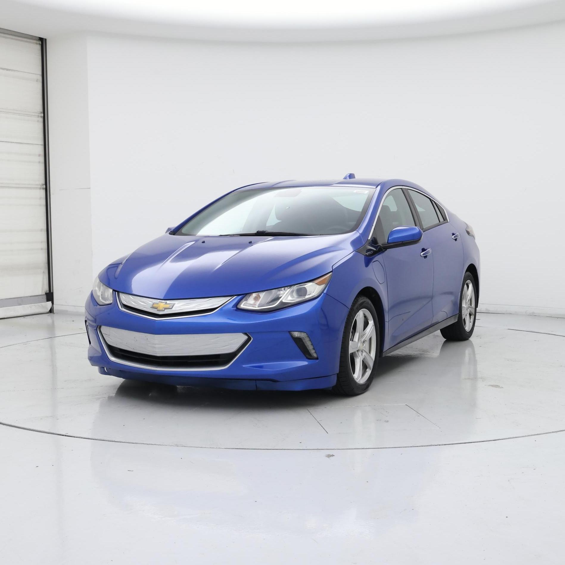 Thumbnail: 2017 Chevrolet Volt - 4