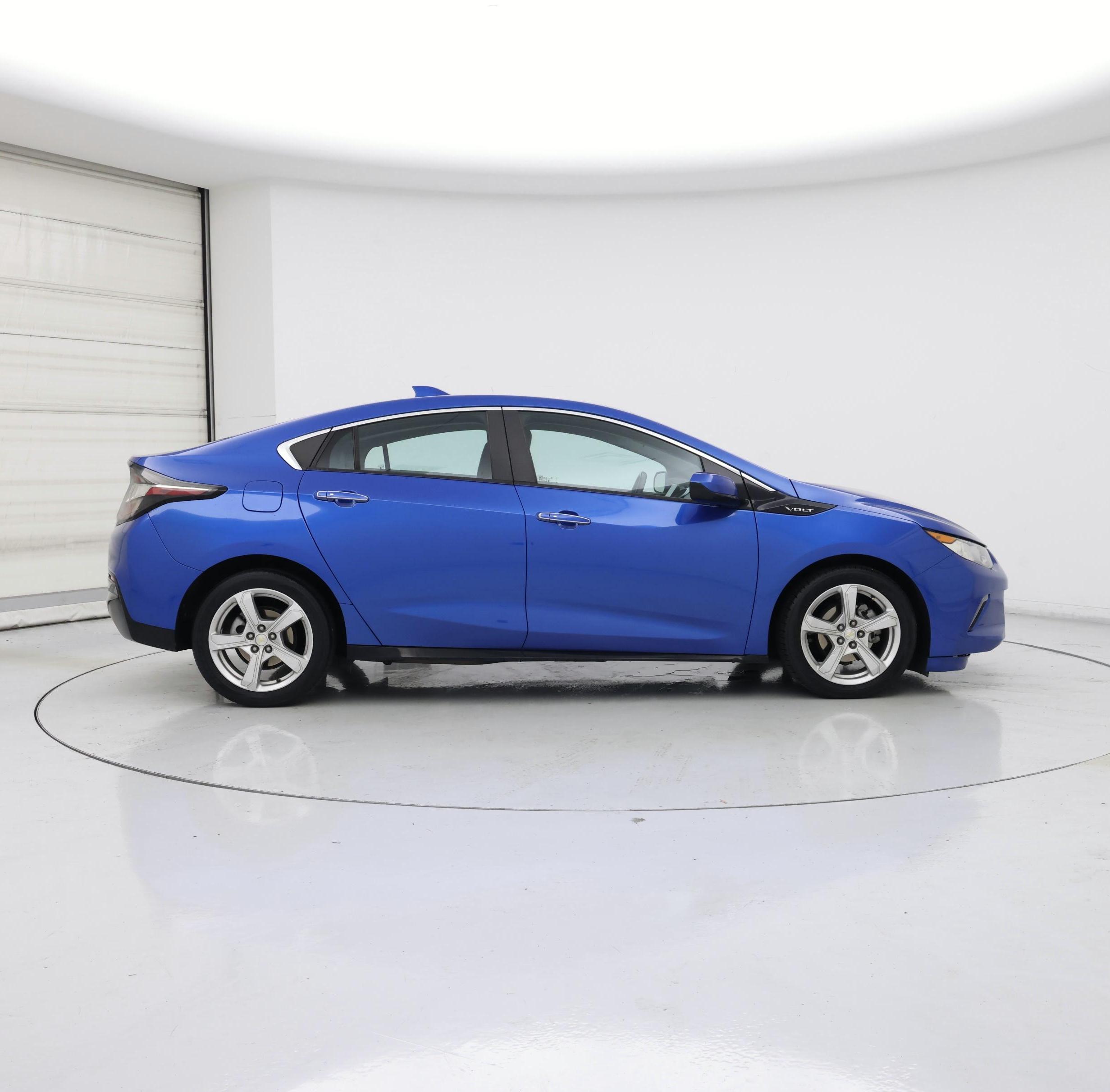 Thumbnail: 2017 Chevrolet Volt - 7