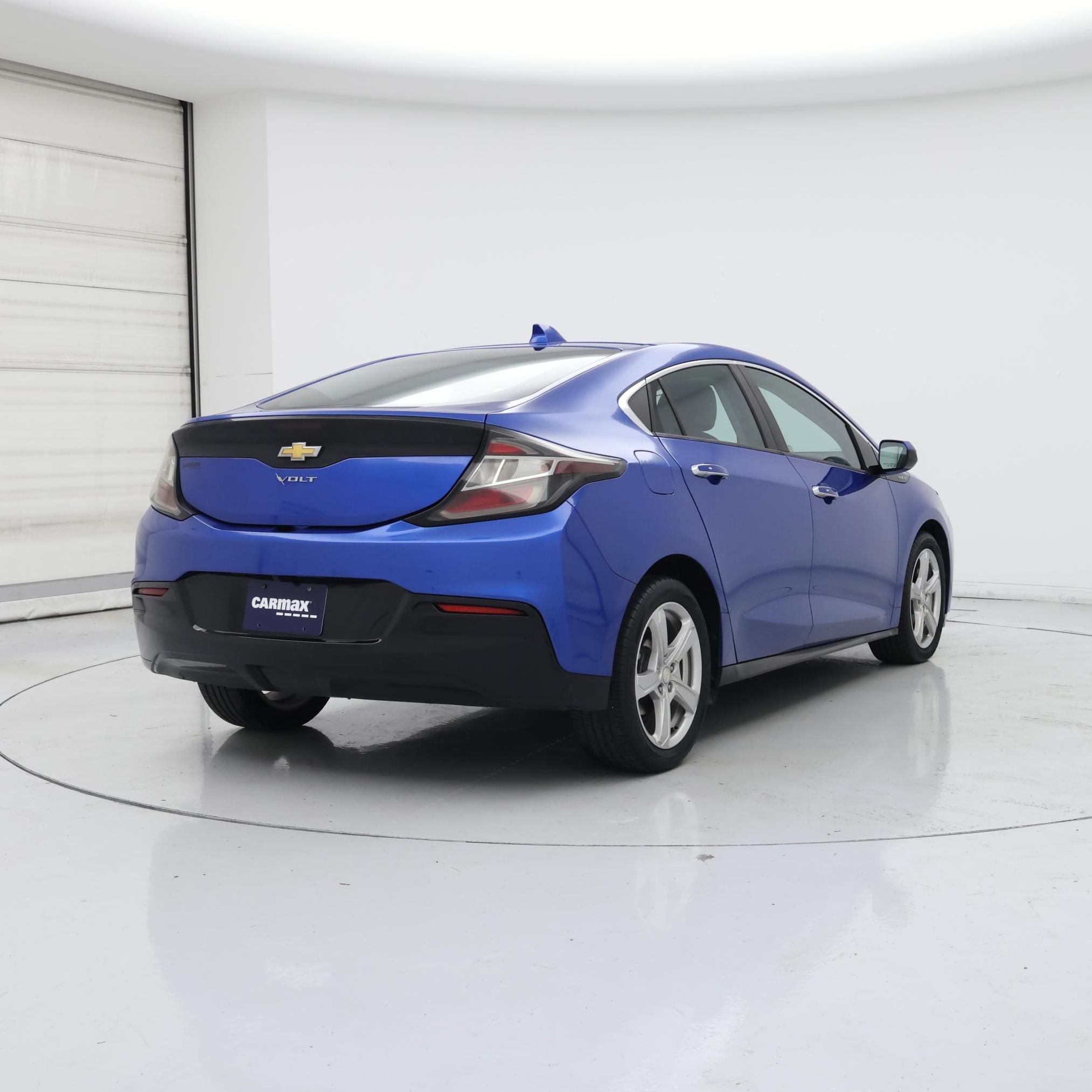Thumbnail: 2017 Chevrolet Volt - 8
