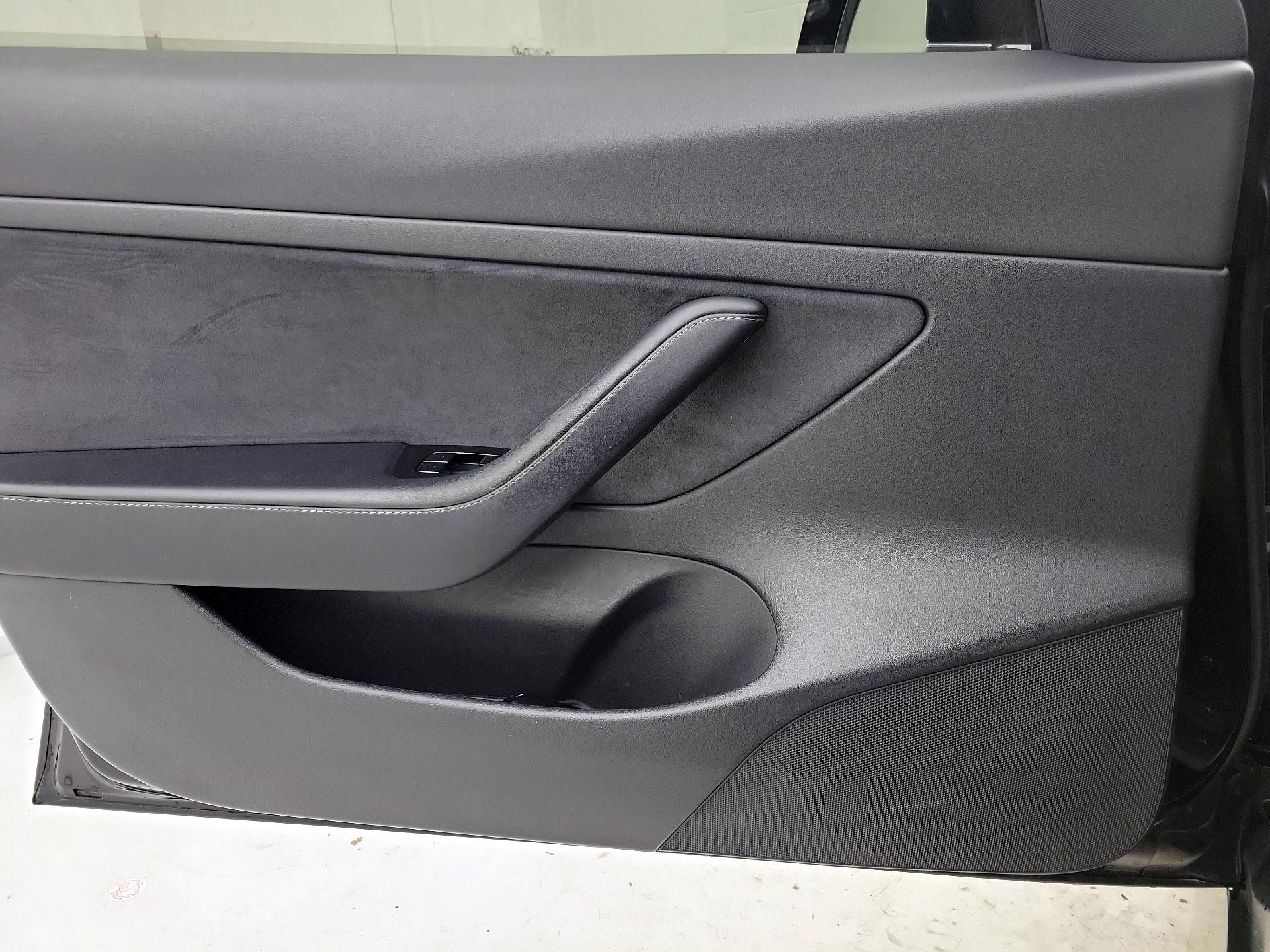 Thumbnail: 2020 Tesla Model 3 - 12