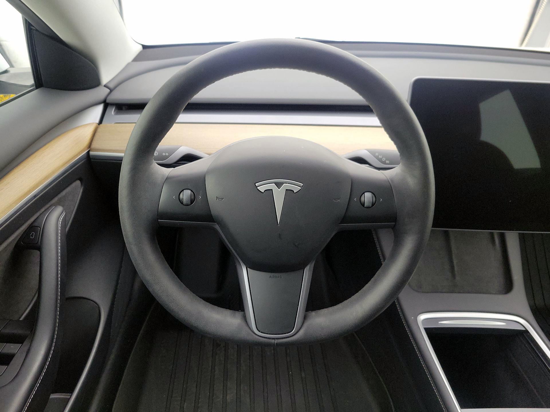 Thumbnail: 2023 Tesla Model 3 - 10