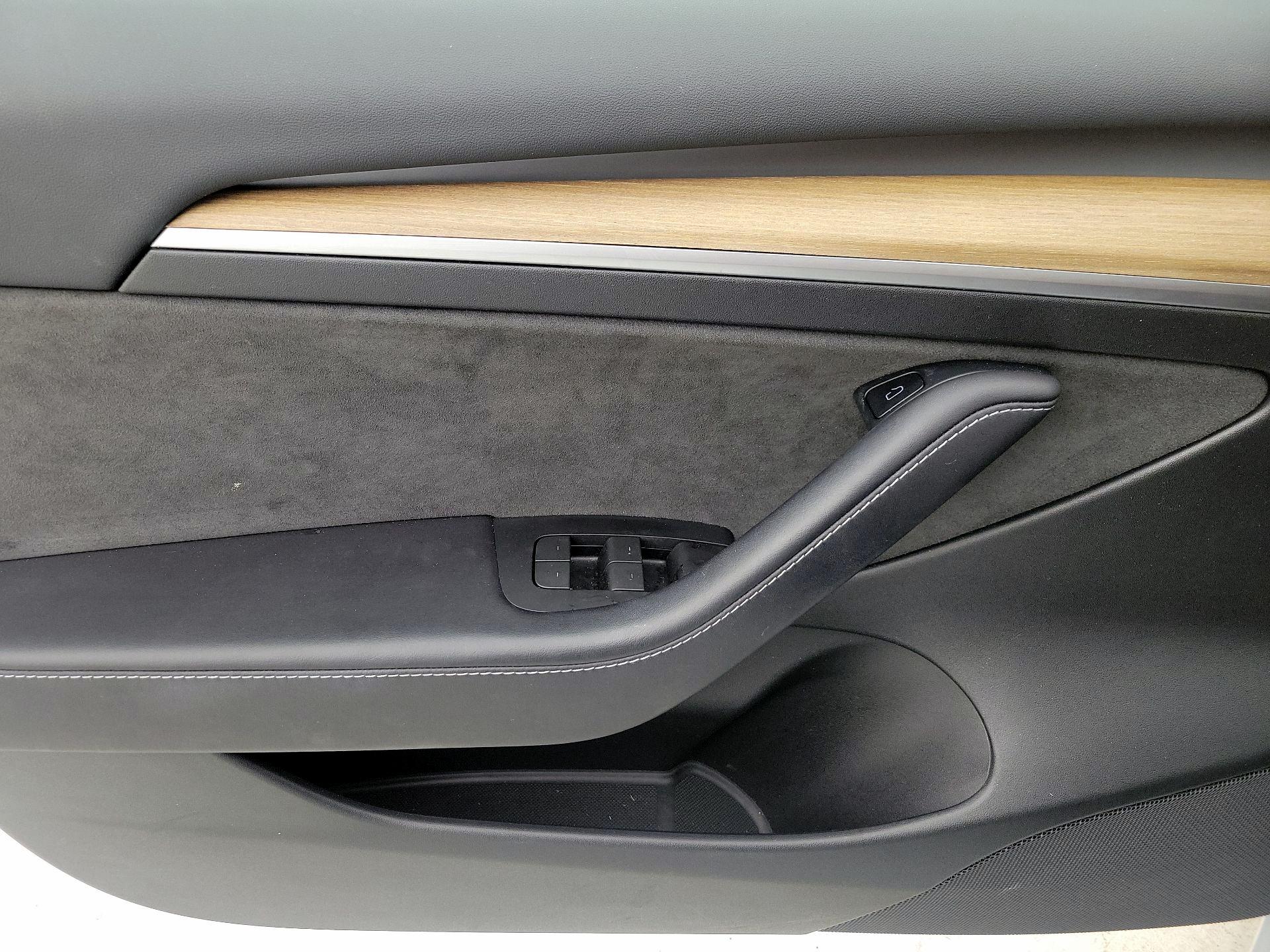 Thumbnail: 2023 Tesla Model 3 - 12